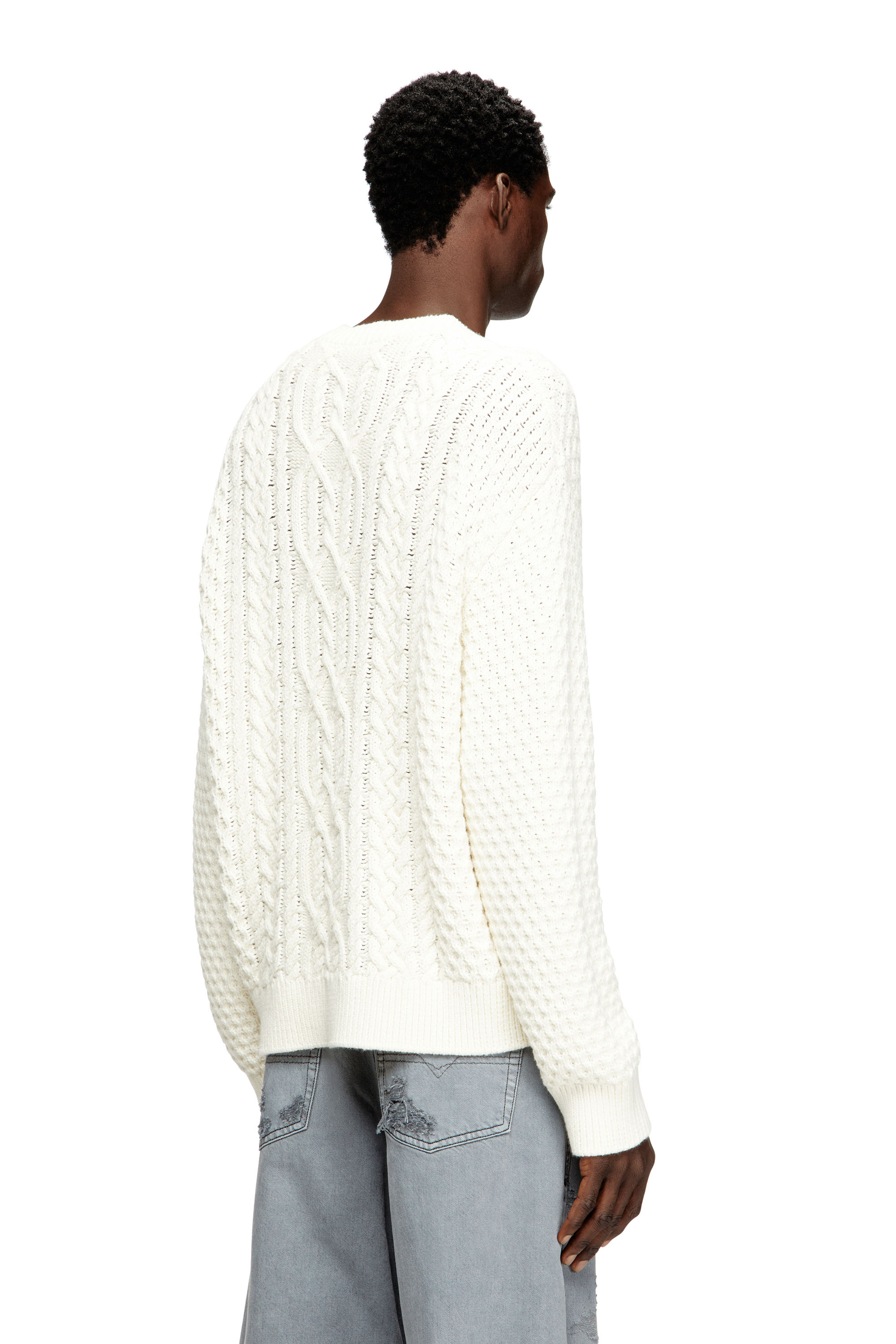 Diesel - K-AUBIN, Cable-knit jumper with Diesel logo Hombre in Blanco - 4