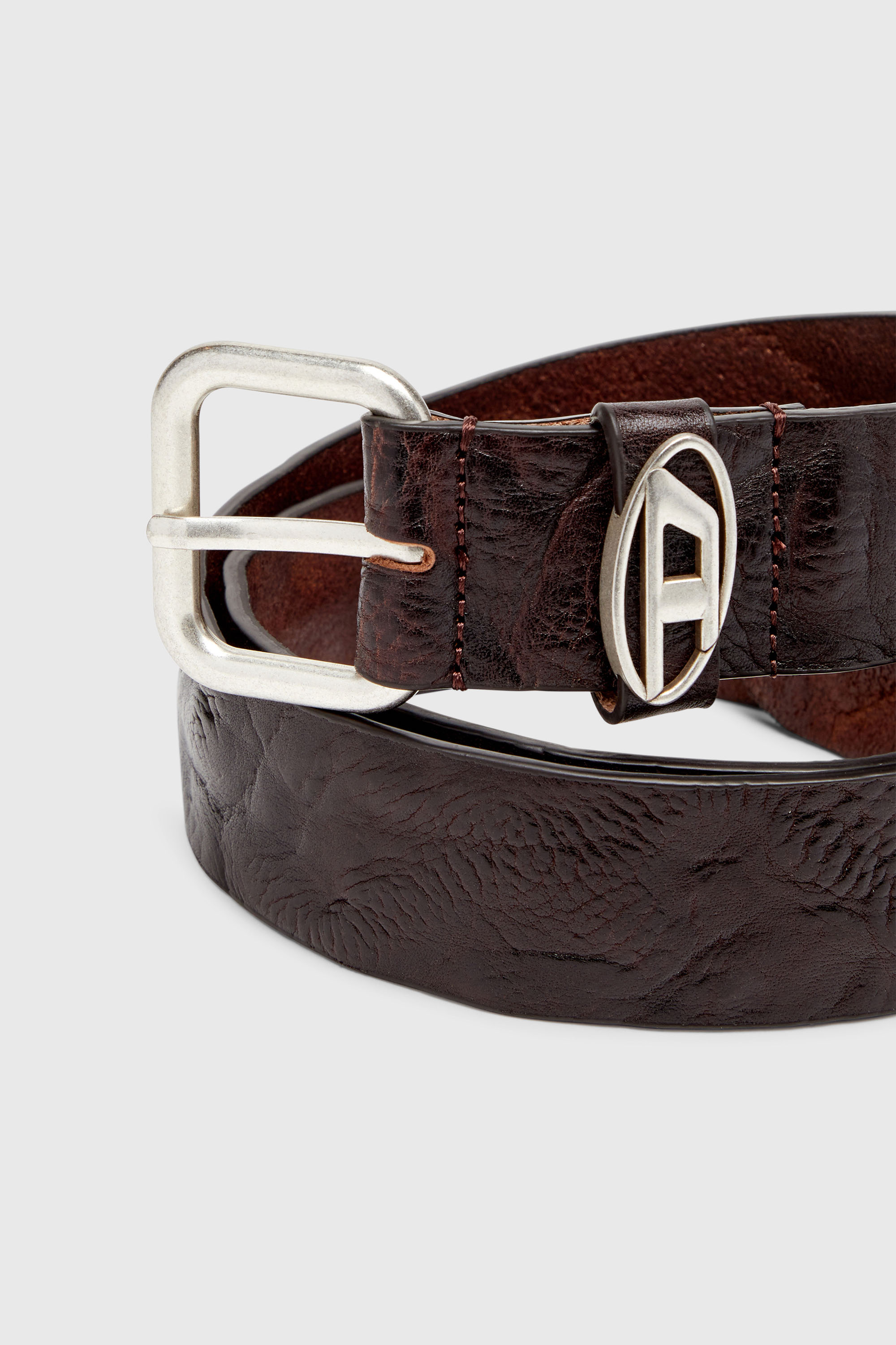 Diesel - B-1DR OVAL D LOOP, Cintur&oacute;n 3.9 cm de cuero arrugado con una placa con el logotipo Unisex in Marr&oacute;n - 3