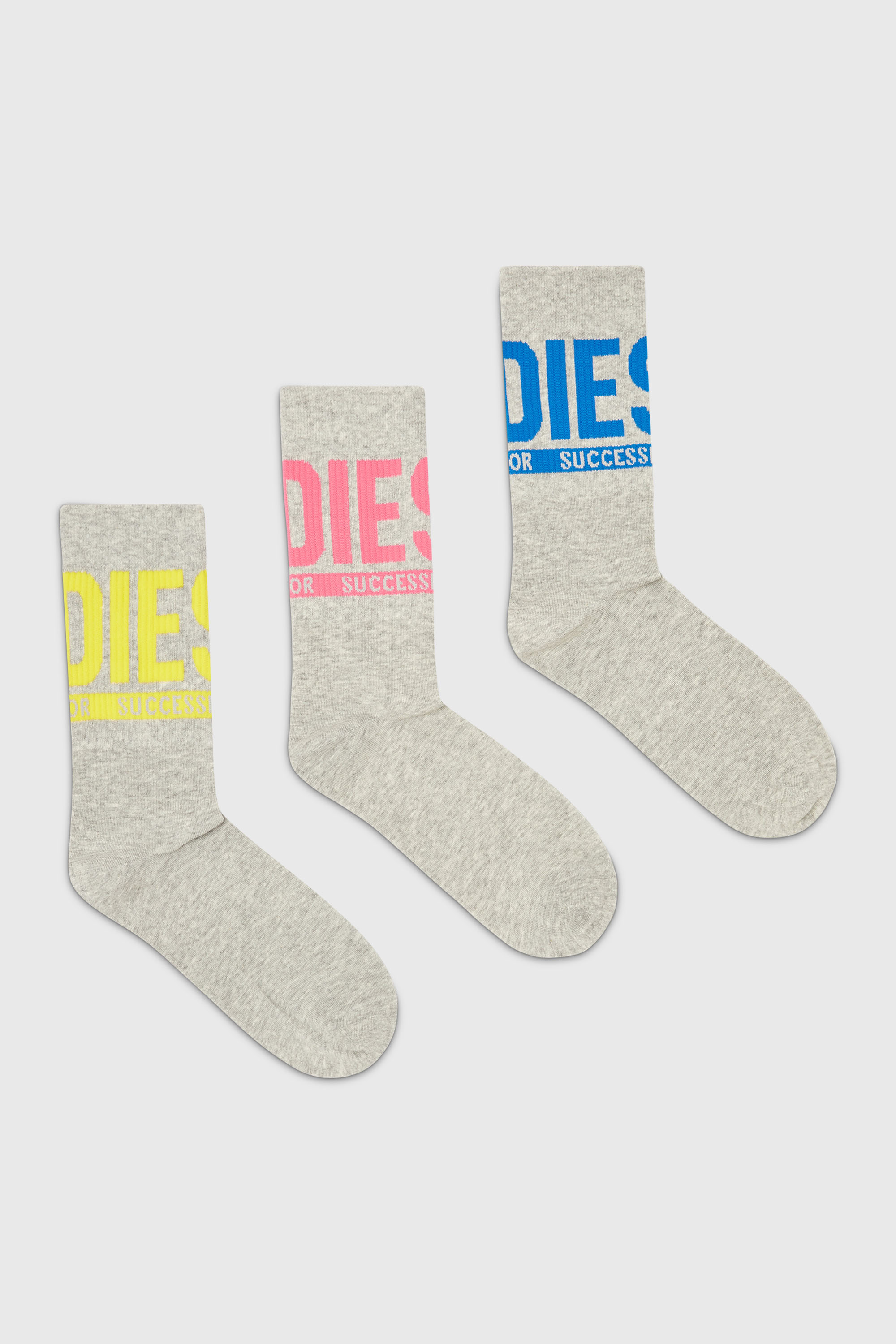 Diesel - SKM-RAY-THREEPACK, Paquete de tres calcetines con logotipo en el pu&ntilde;o Hombre in Gris - 1