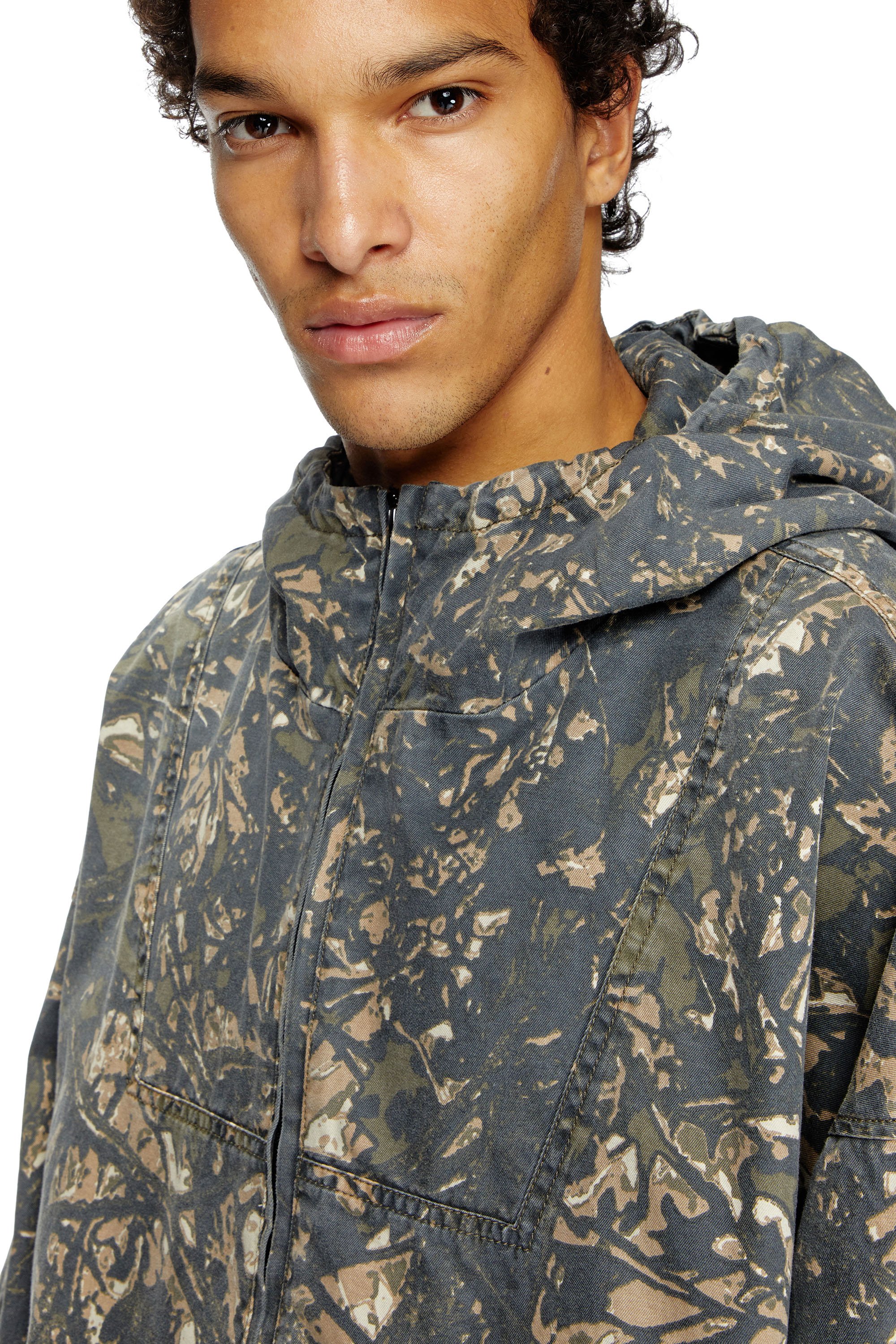 Diesel - J-LINT, Chaqueta con capucha con estampado de camuflaje Hombre in Multicolor - 5