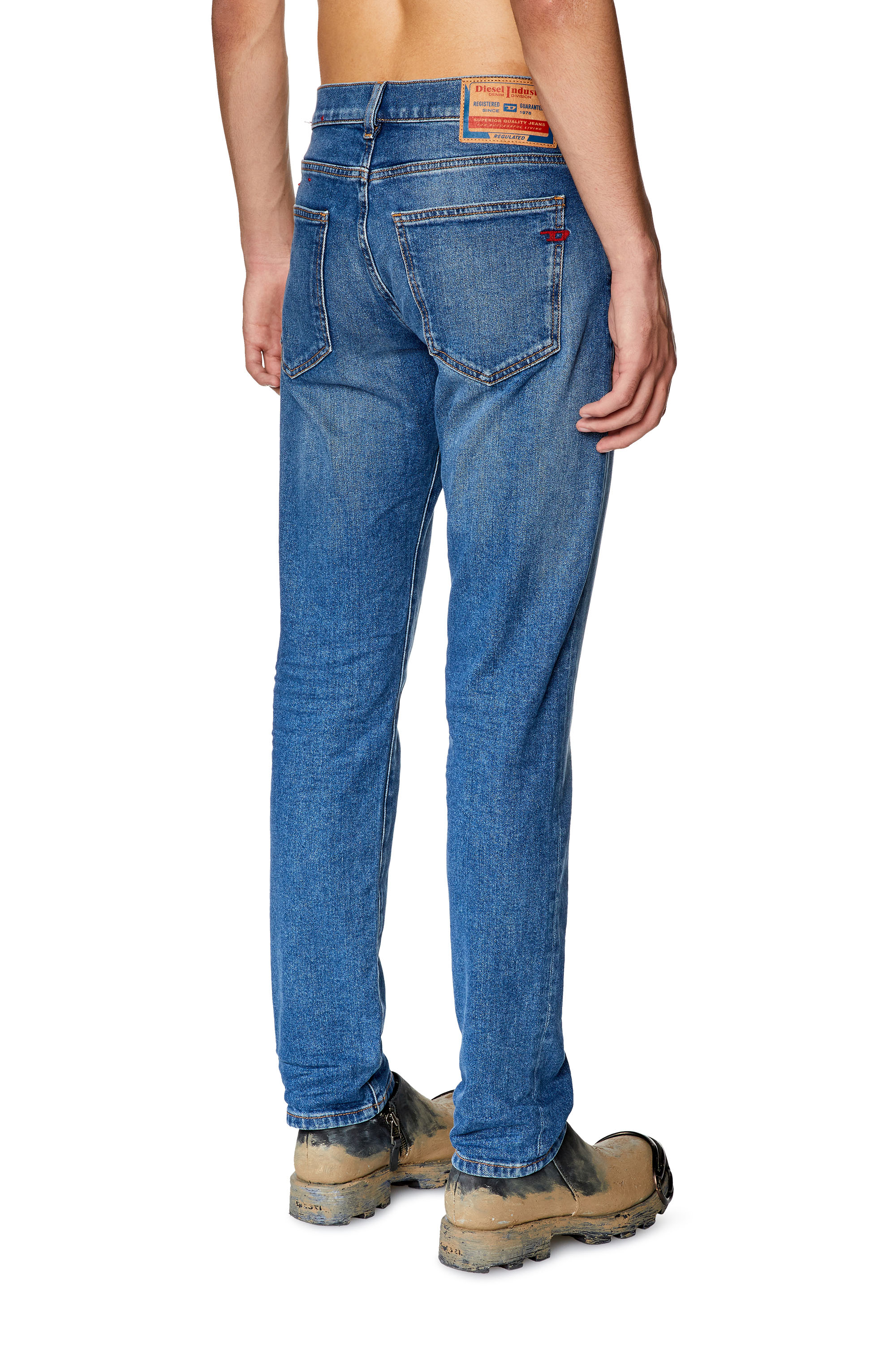 Diesel - 2019 D-Strukt 0ENAT Slim Jeans, Azul medio - Image 2
