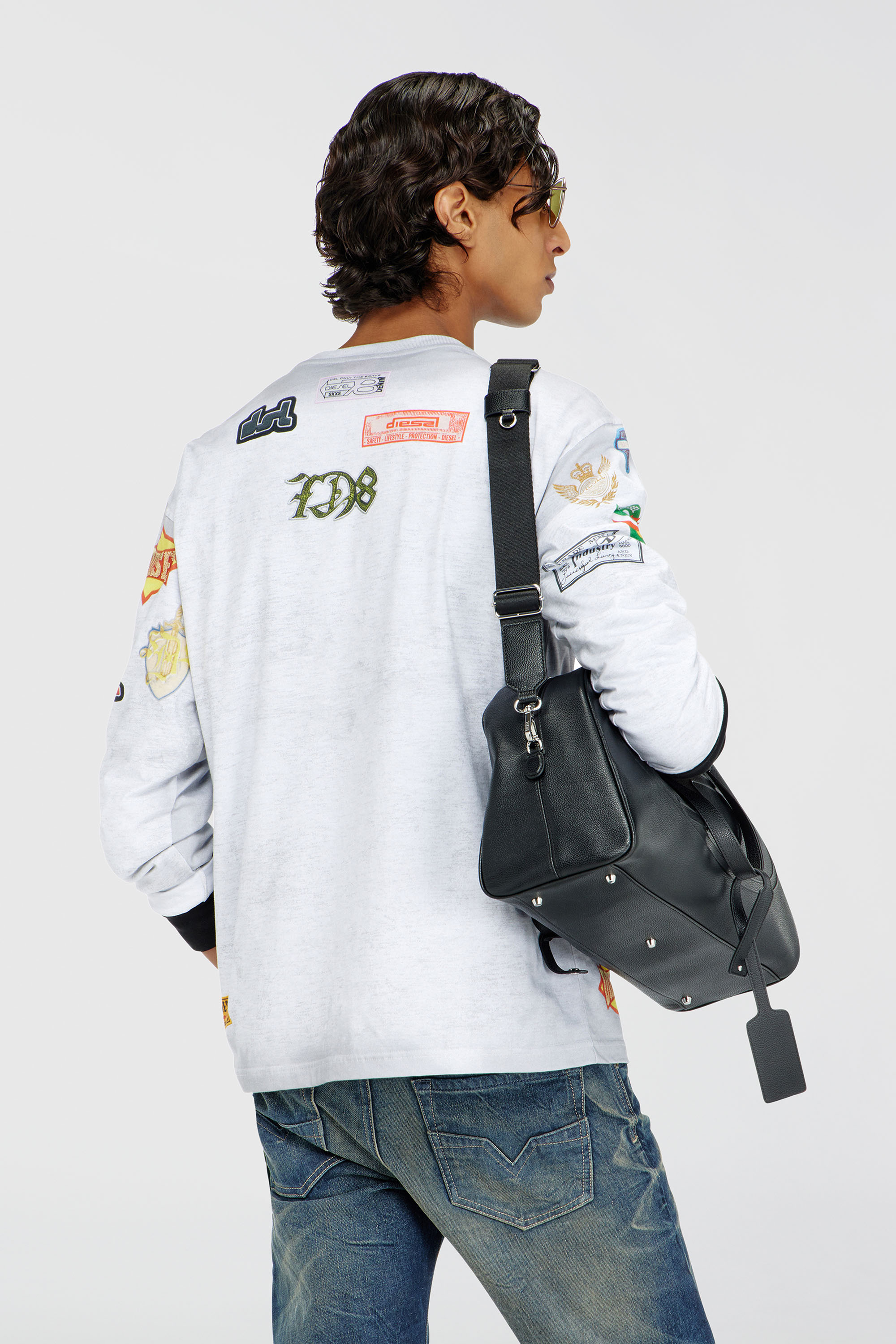 Diesel - T-NORME-LS-PATCHES, Camiseta de manga larga con estampado de patches all-over Hombre in Blanco - 4