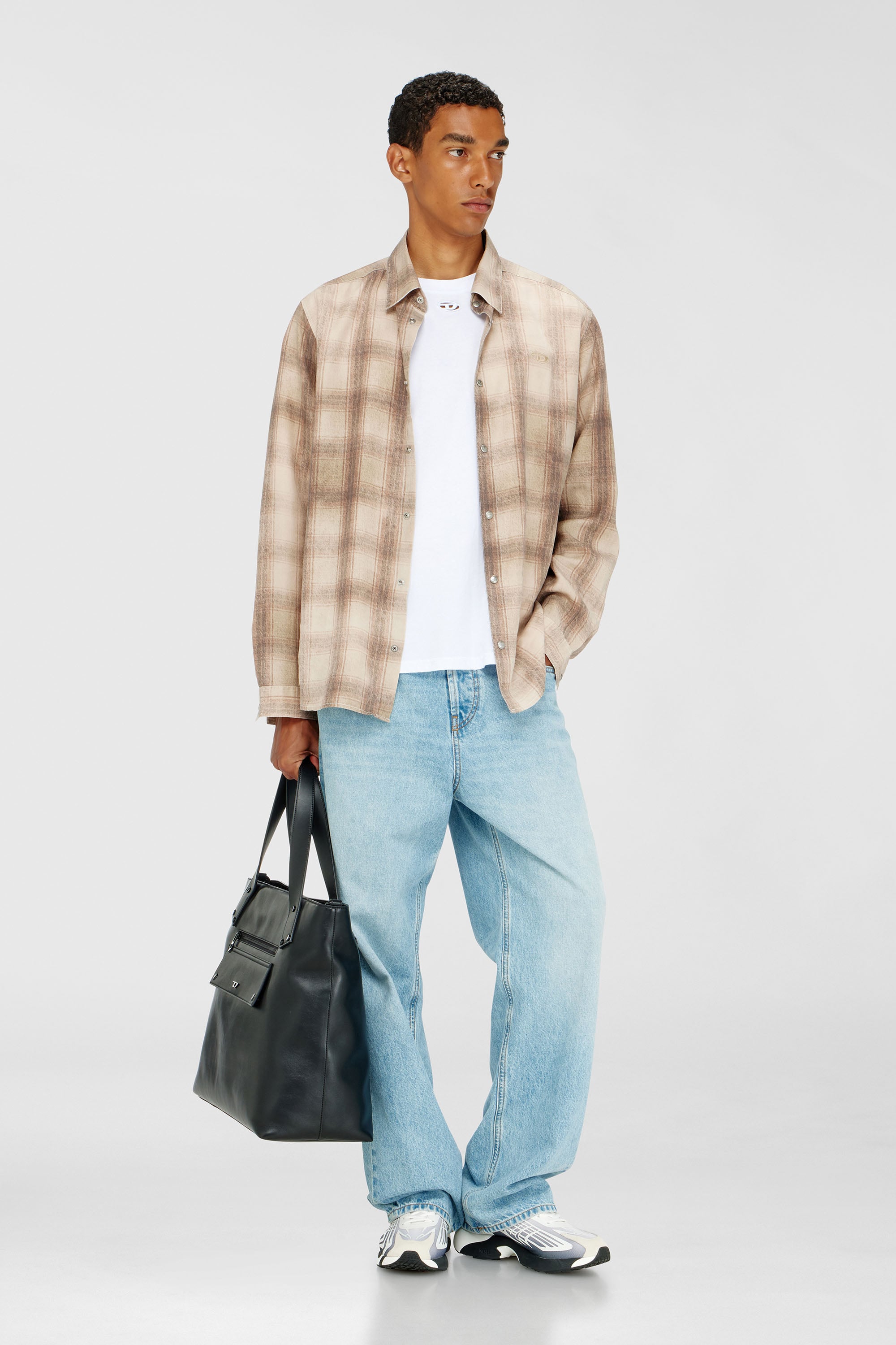 Diesel - T-BOXT-DCO, Camiseta de algod&oacute;n relajada con bordado Oval D Hombre in Blanco - 2