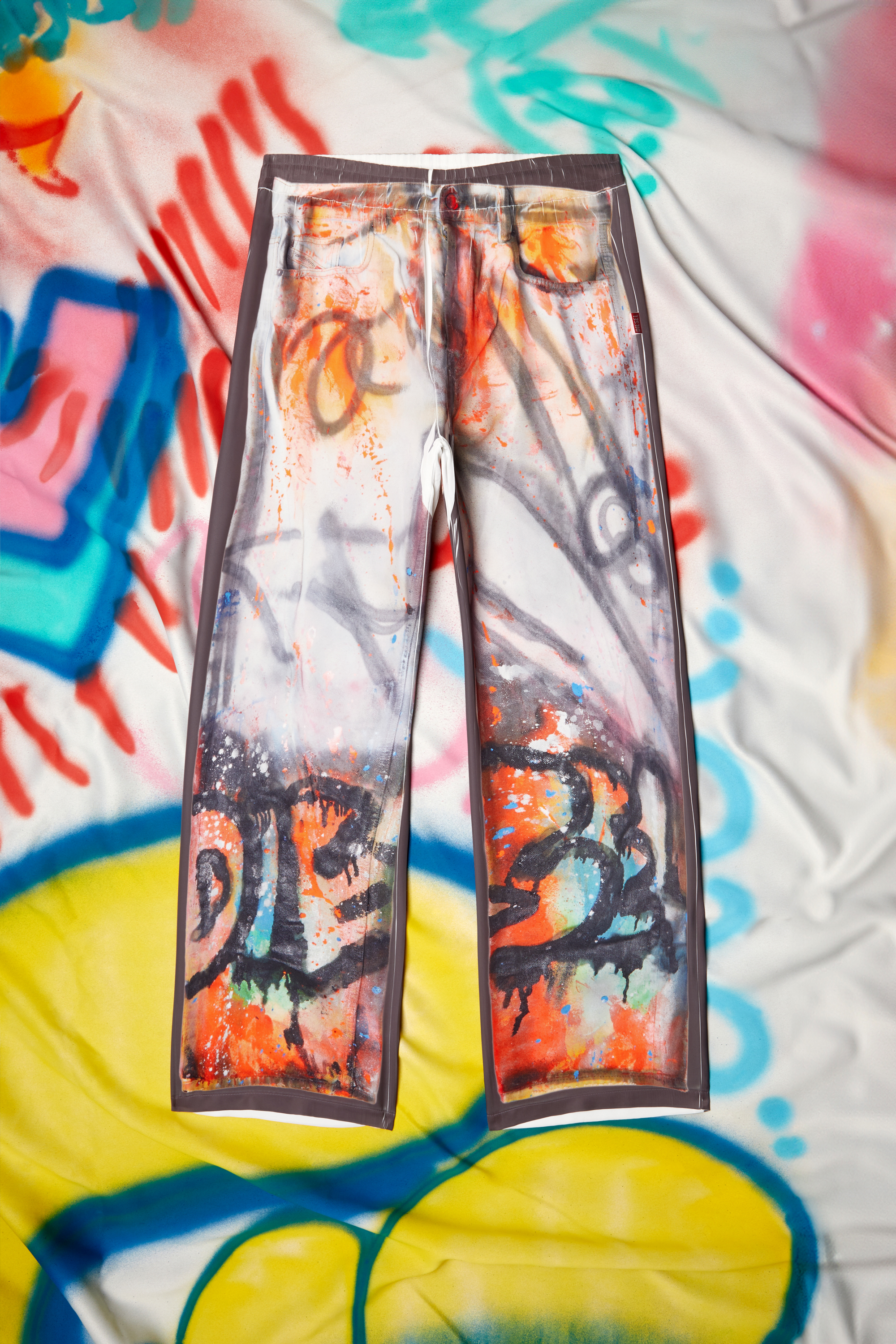 Diesel - P-AFTER-GRAFFITI-USA, Pantalón holgado con estampado graffiti Unisex in Gris - 3