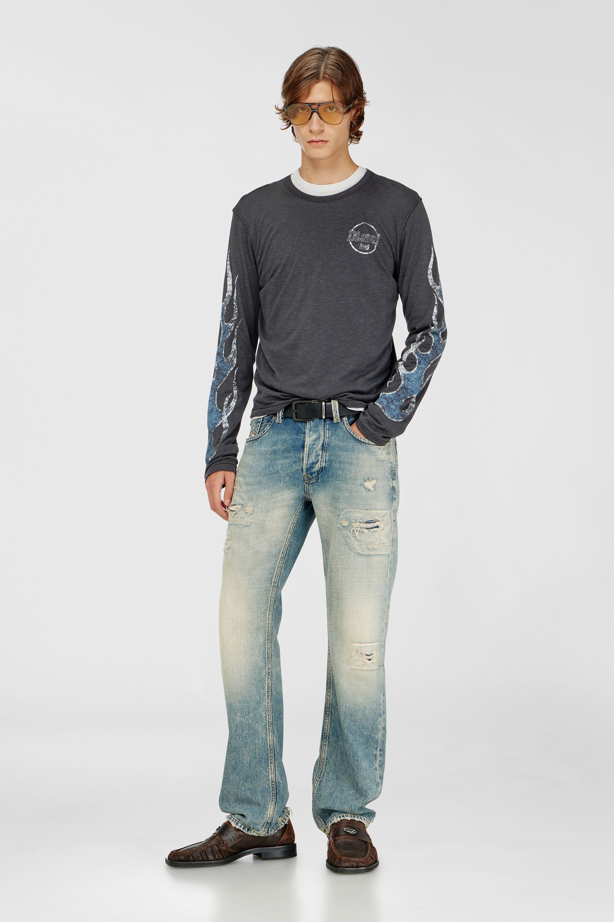 Diesel - T-NOTS-LS, Camiseta de manga larga de jersey flameado con estampado craquelado Hombre in Gris - 2