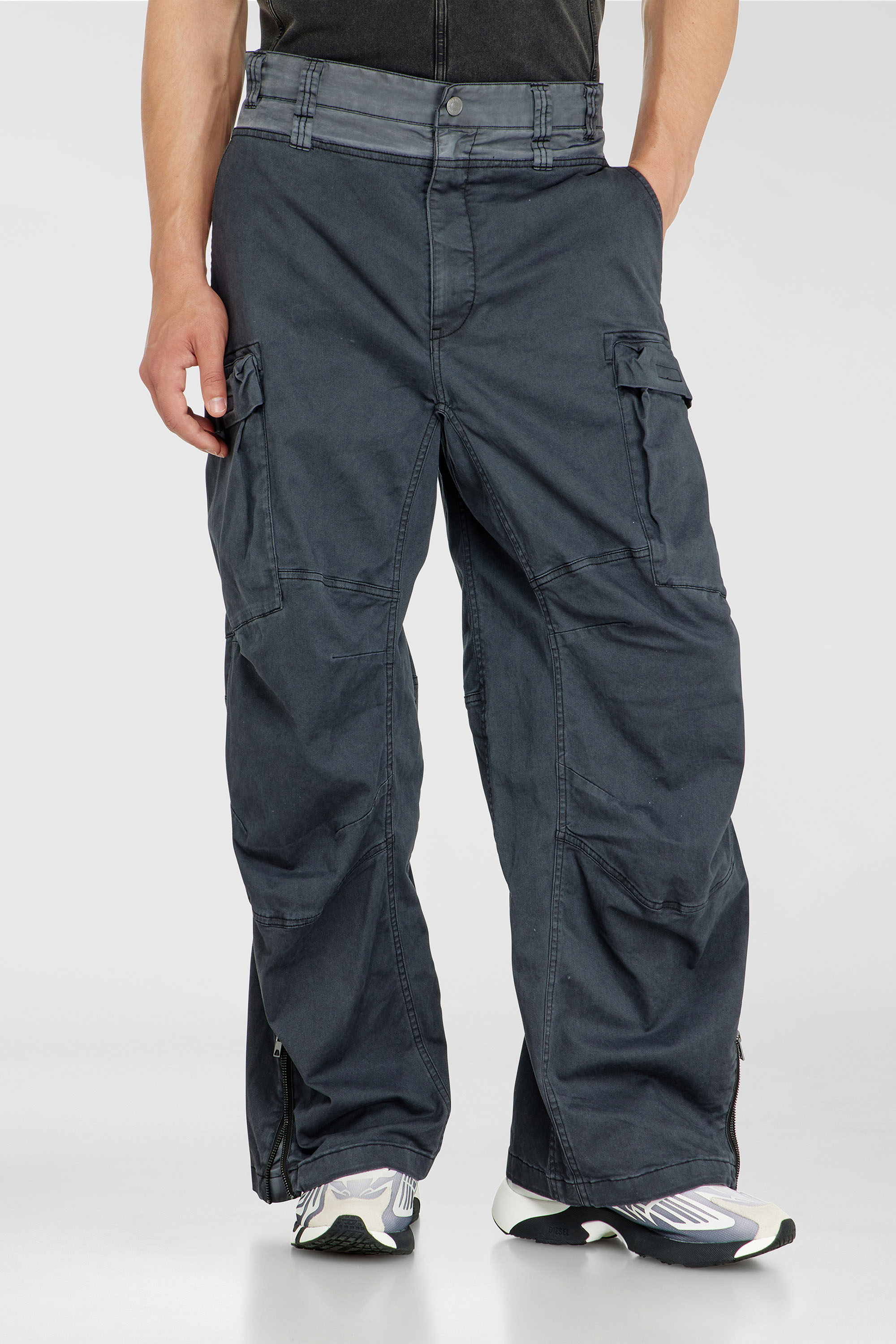 Diesel - P-DELLS, Pantalones cargo de algod&oacute;n y nailon Hombre in Azul marino - 1