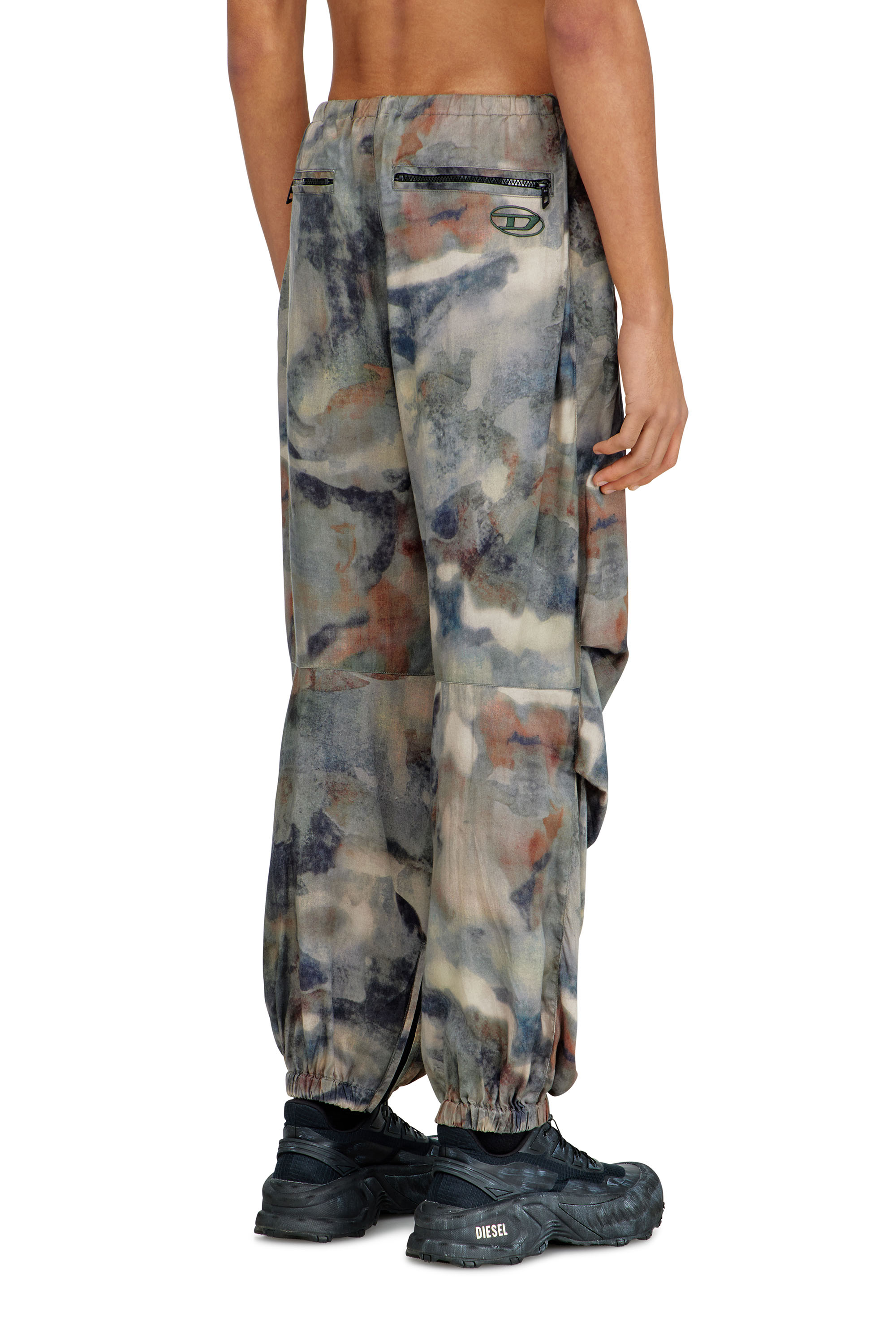 Diesel - P-STITCH-TKBZ, Pantalones cargo en tejido estampado Hombre in Multicolor - 4