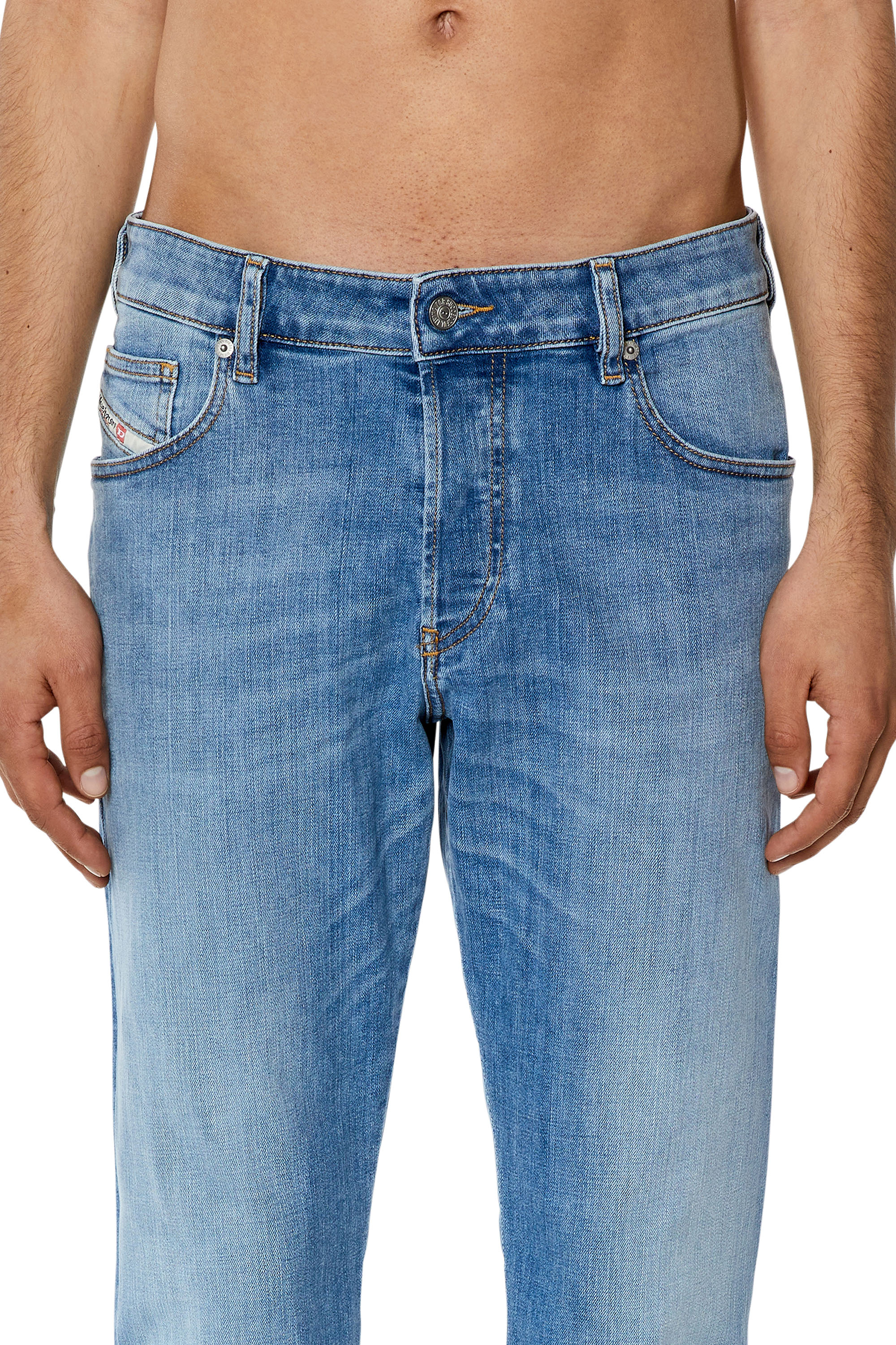 Diesel - Tapered Jeans D-Yennox 09F77, Azul Claro - Image 4