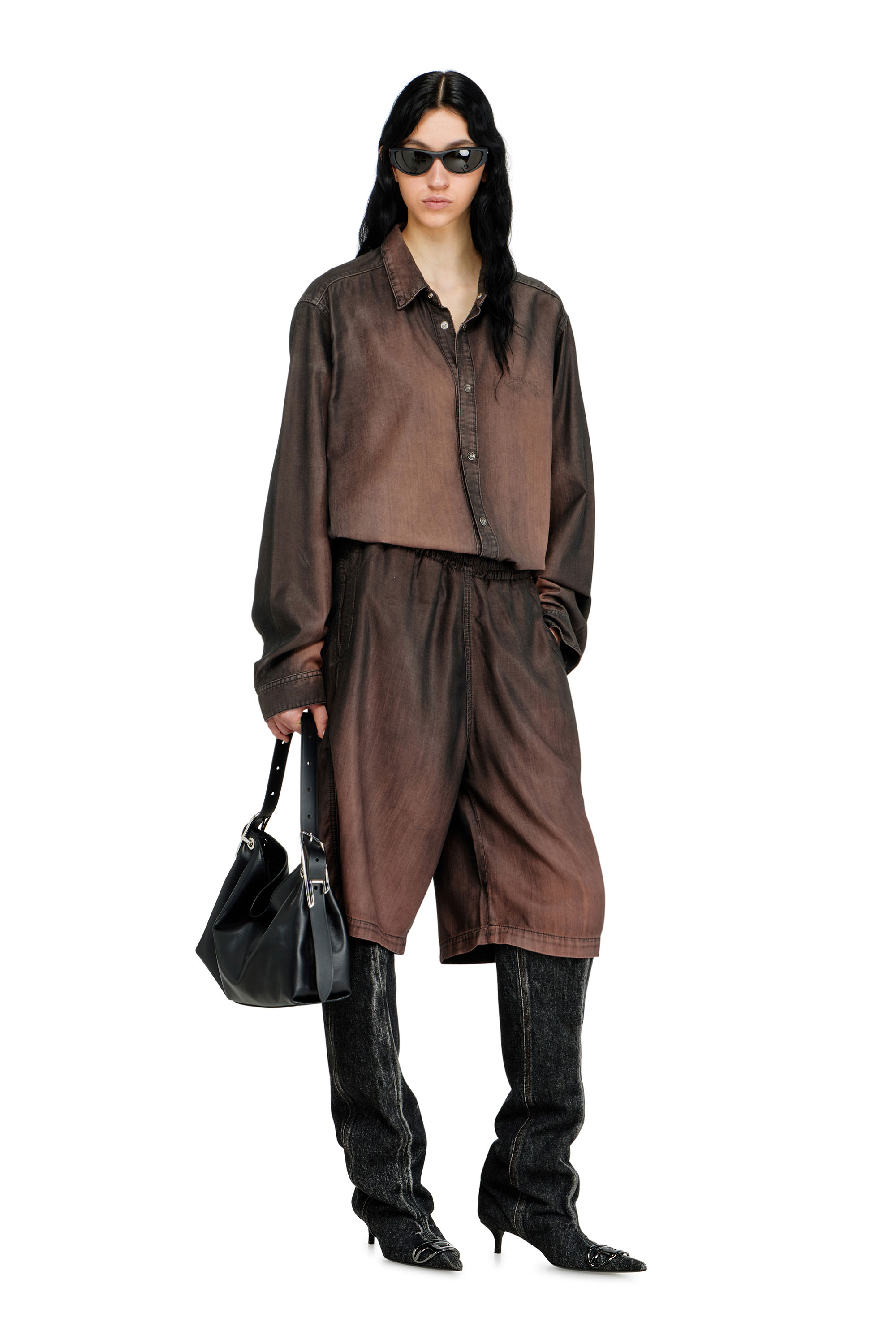 Diesel - D-RODER-SHORT-S, Bermudas relajadas en denim fluido con lavado oscuro Unisex in Marr&oacute;n - 1