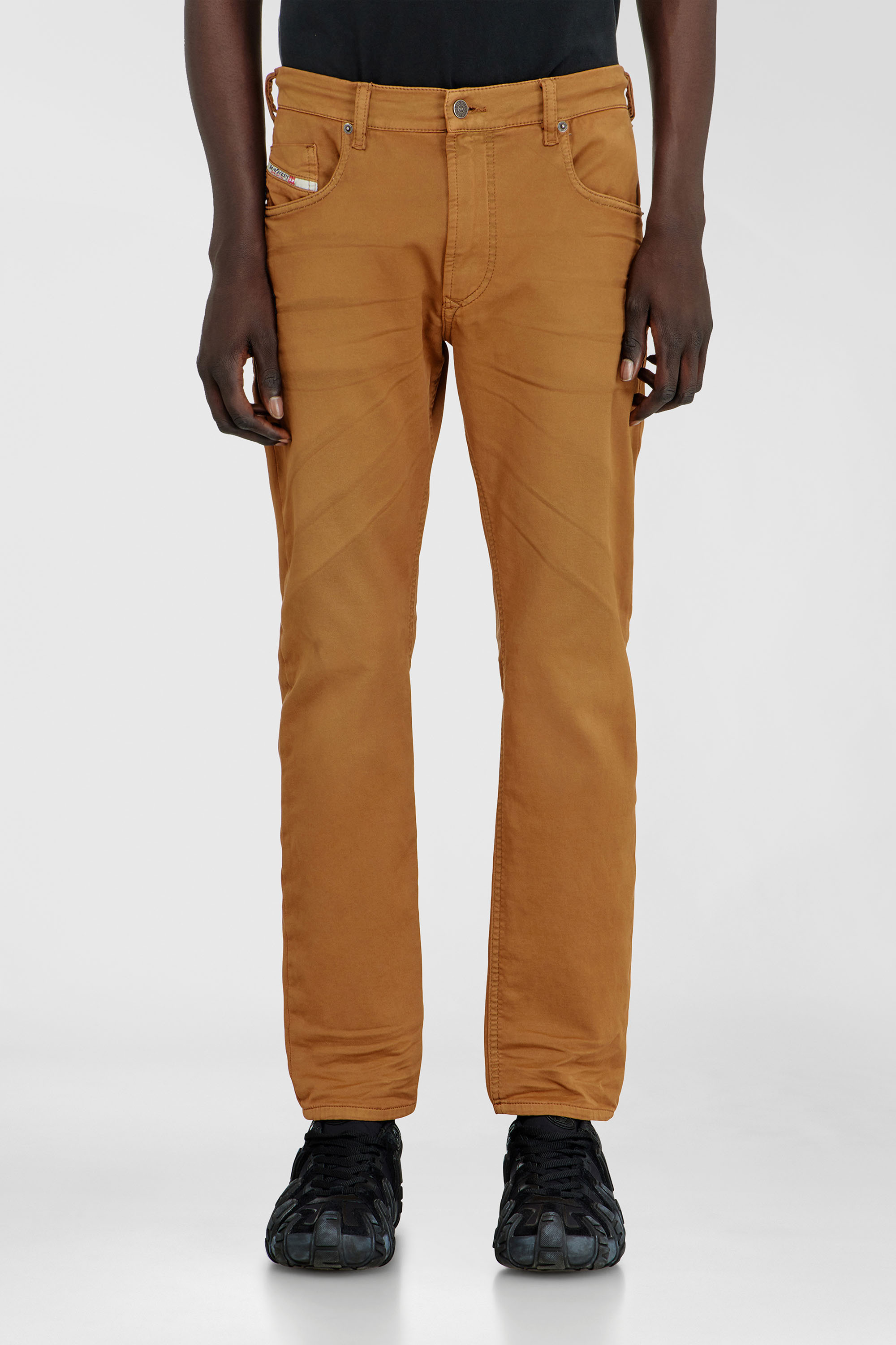 Diesel - Regular 2032 D-Krooley-BW Joggjeans&reg; 0670M Hombre, Camel - 1