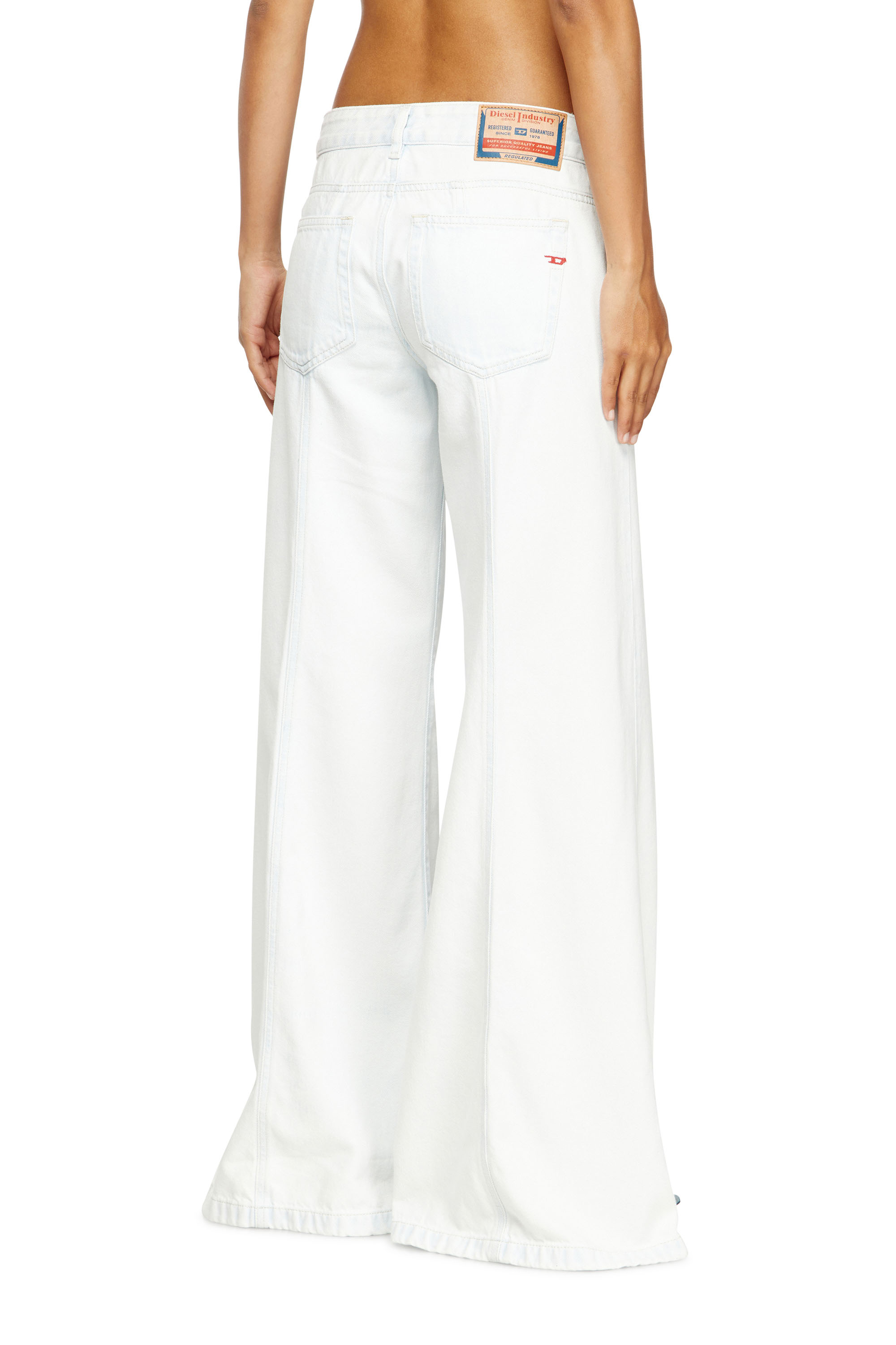 Diesel - Flare Jeans D-Akii 09M08 Mujer, Blanco - 4