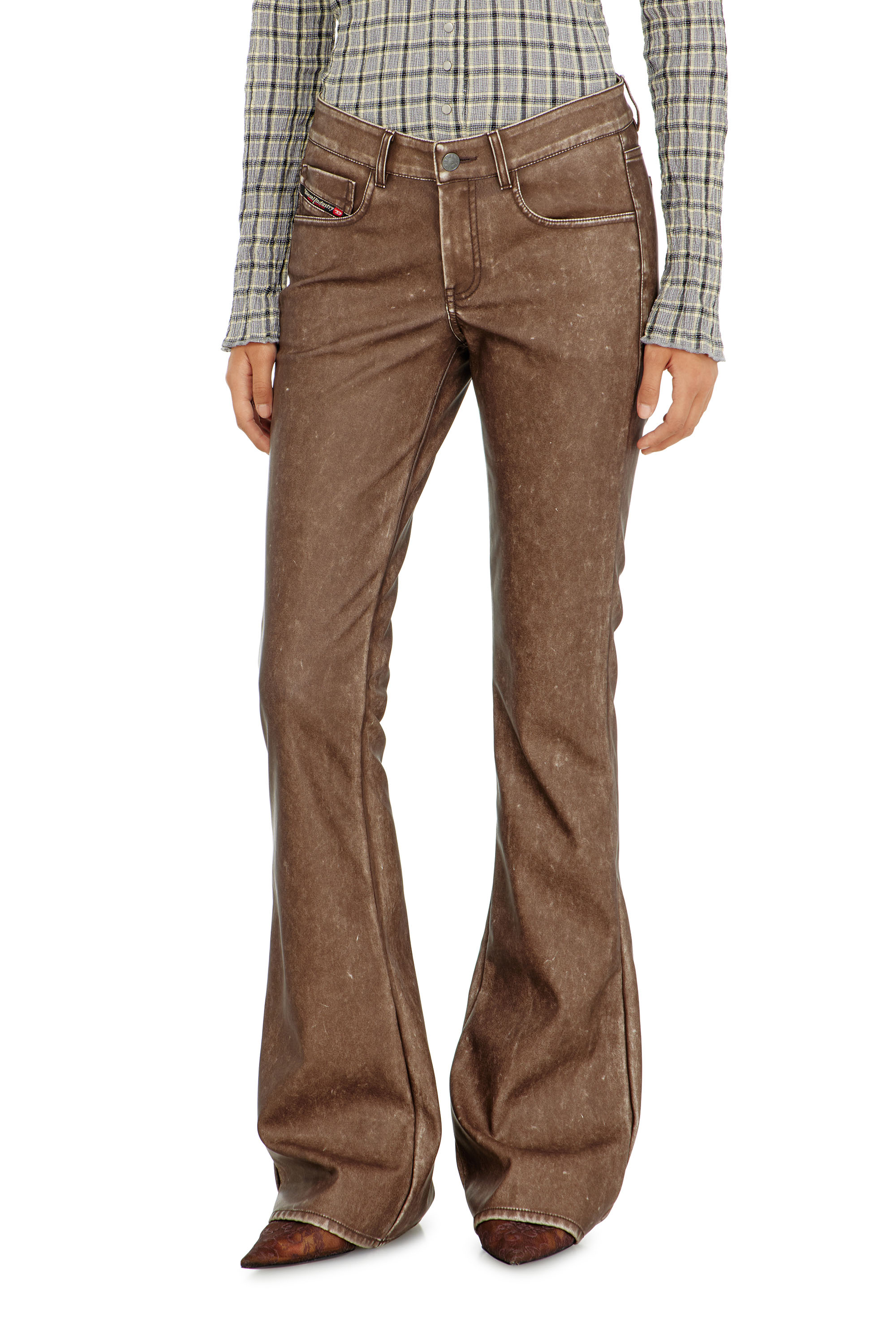 Diesel - P-STELLAR-S1, Pantal&oacute;n bootcut en tejido revestido tratado Mujer in Marr&oacute;n - 2