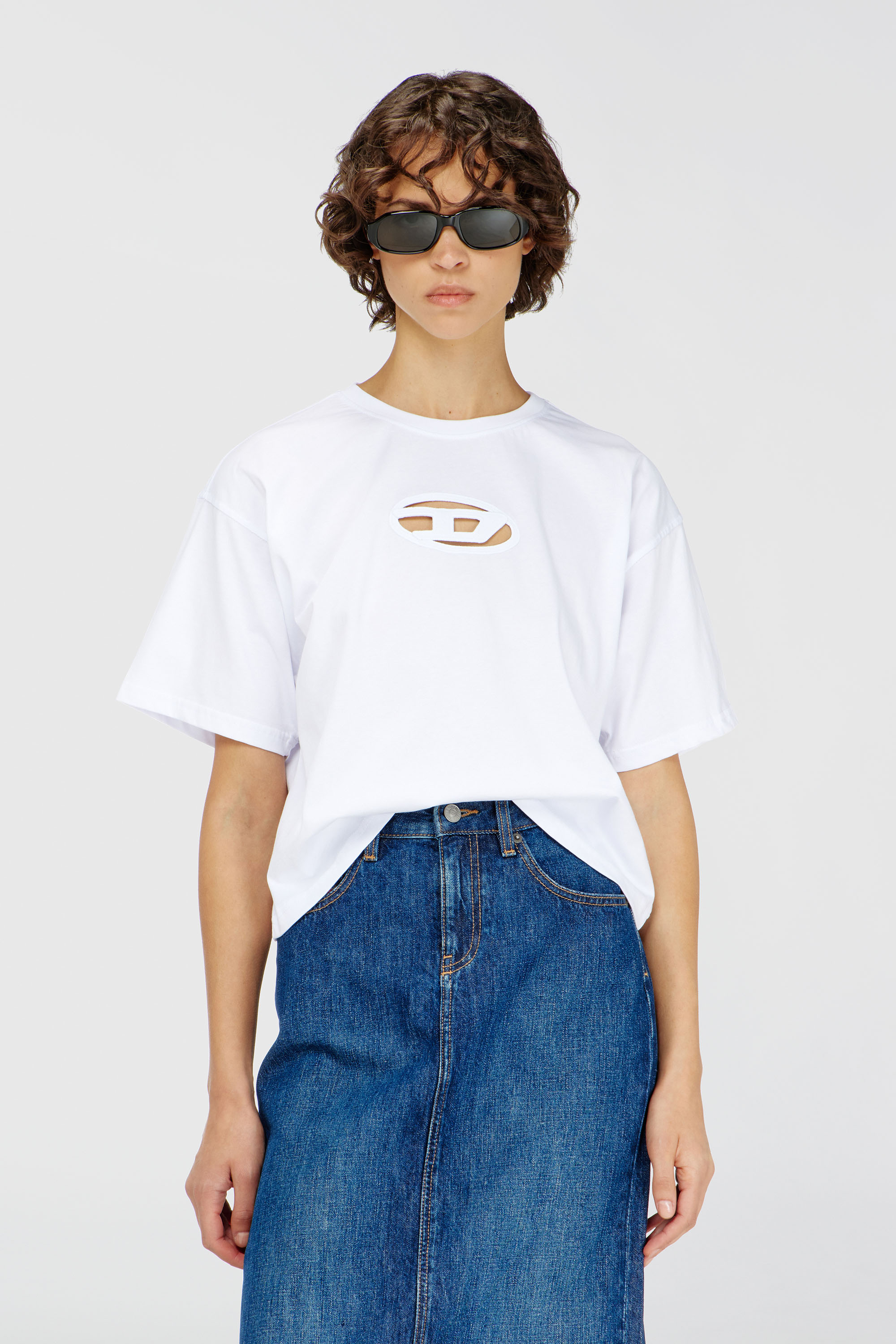 Diesel - T-BUXT-CROP-OD, Camiseta cuadrada con logotipo Oval D recortado Mujer in Blanco - 1