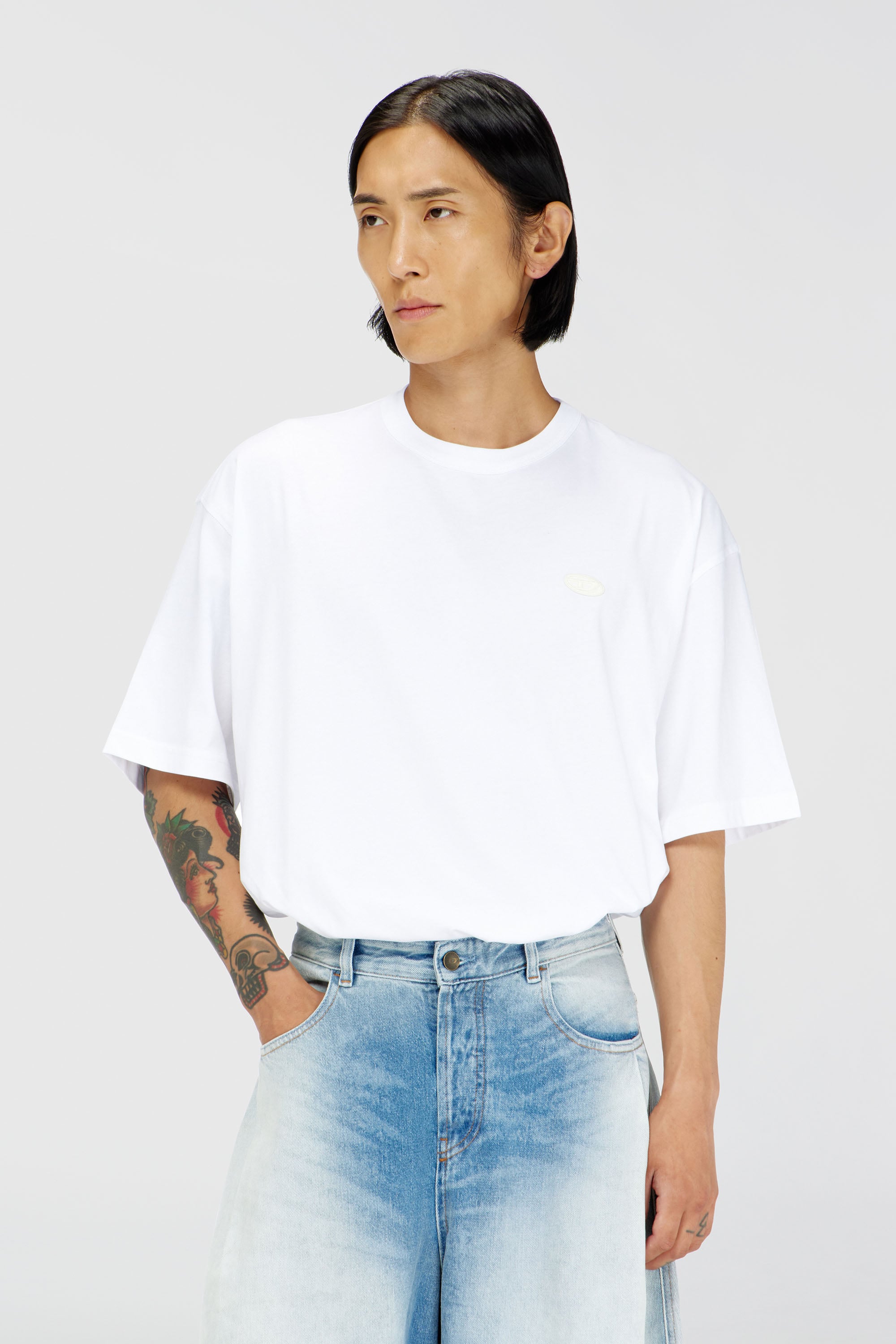 Diesel - T-WASH-MOON-T92, Camiseta de algod&oacute;n con logotipo Oval D y gr&aacute;fico Hombre in Blanco - 1