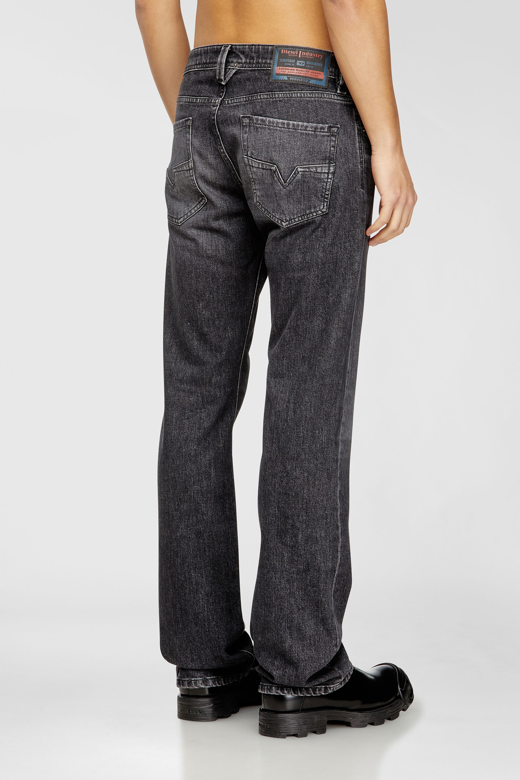 Diesel - Regular Jeans 1985 Larkee 09N49 Hombre, Gris - 3