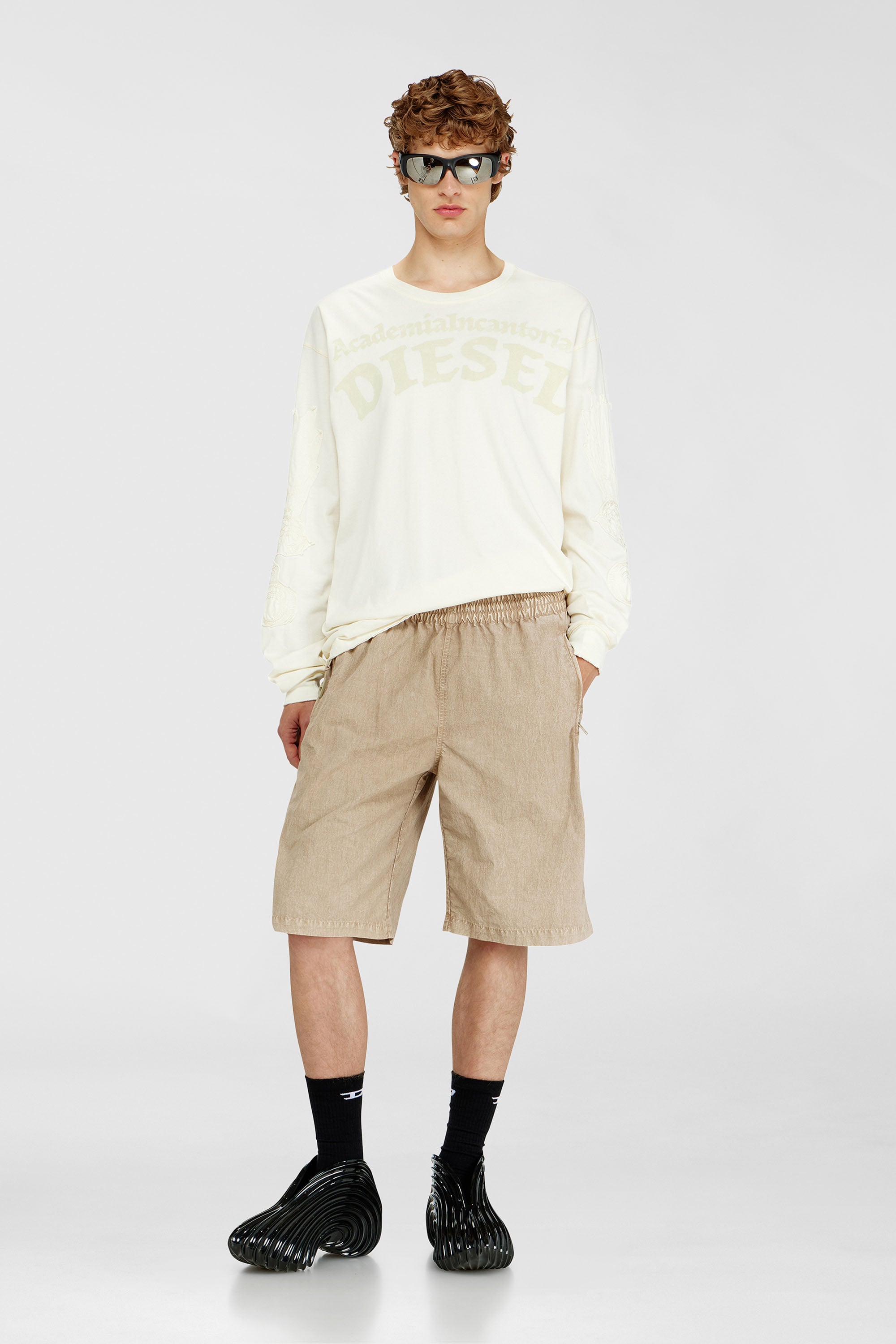 Diesel - P-THECK-SHORT-PLBH, Shorts de nylon tratado Hombre in Beige - 1