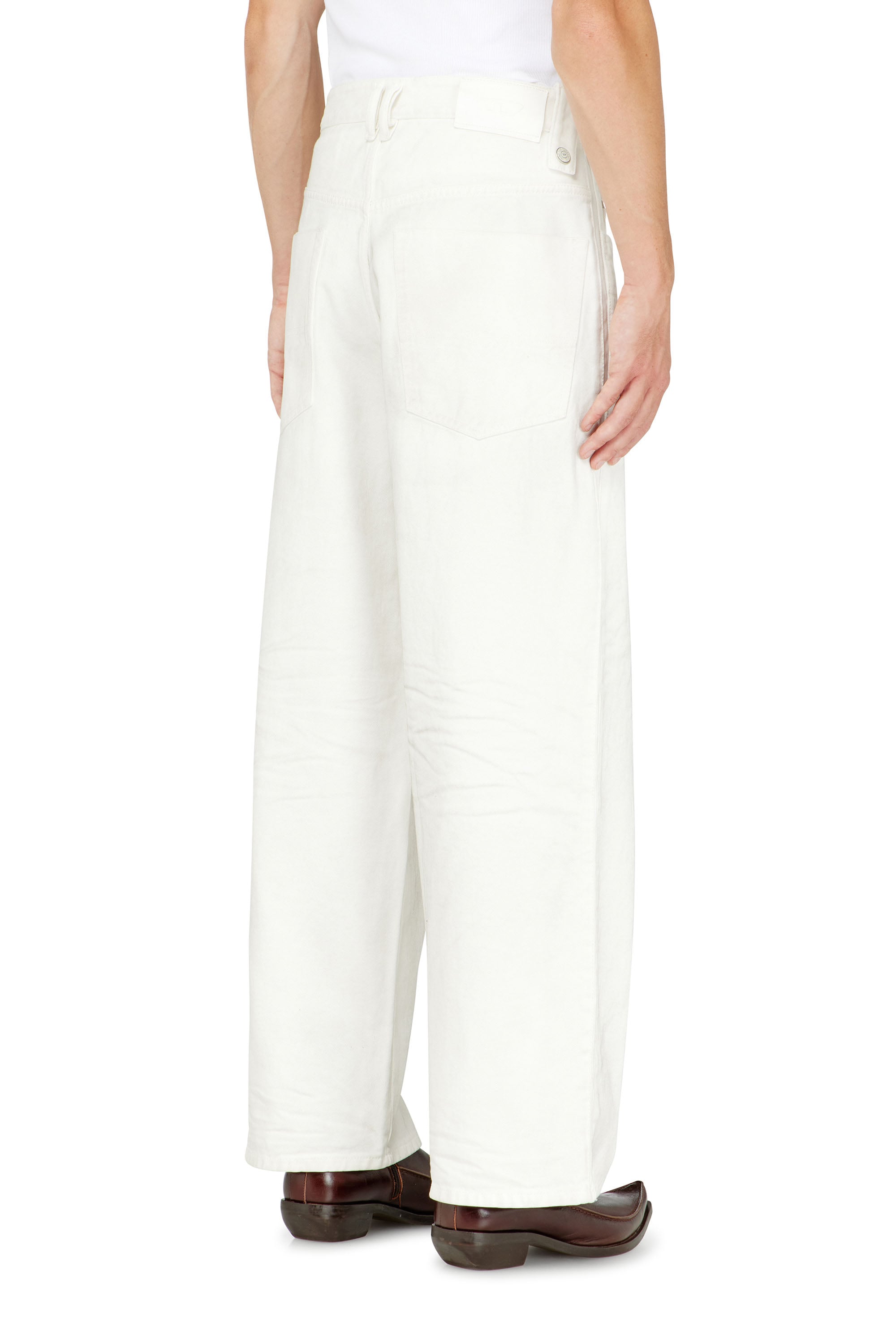 Diesel - Relaxed Jeans 1982 D-Hakou 007GG Unisex, Blanco - 5