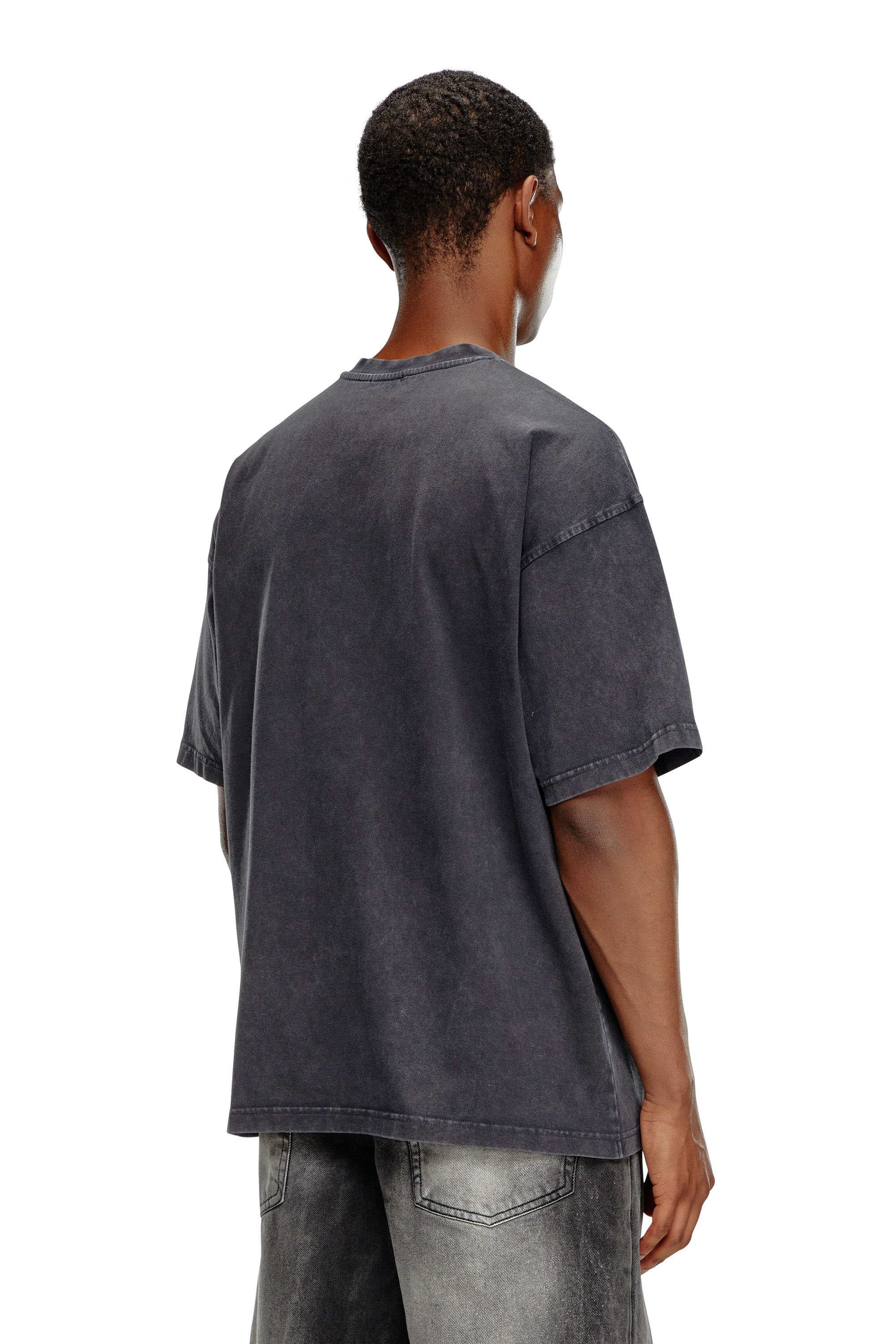 Diesel - T-BOXT-Q22, Hombre Camiseta desteñida con estampado Oval D in Negro - Image 4