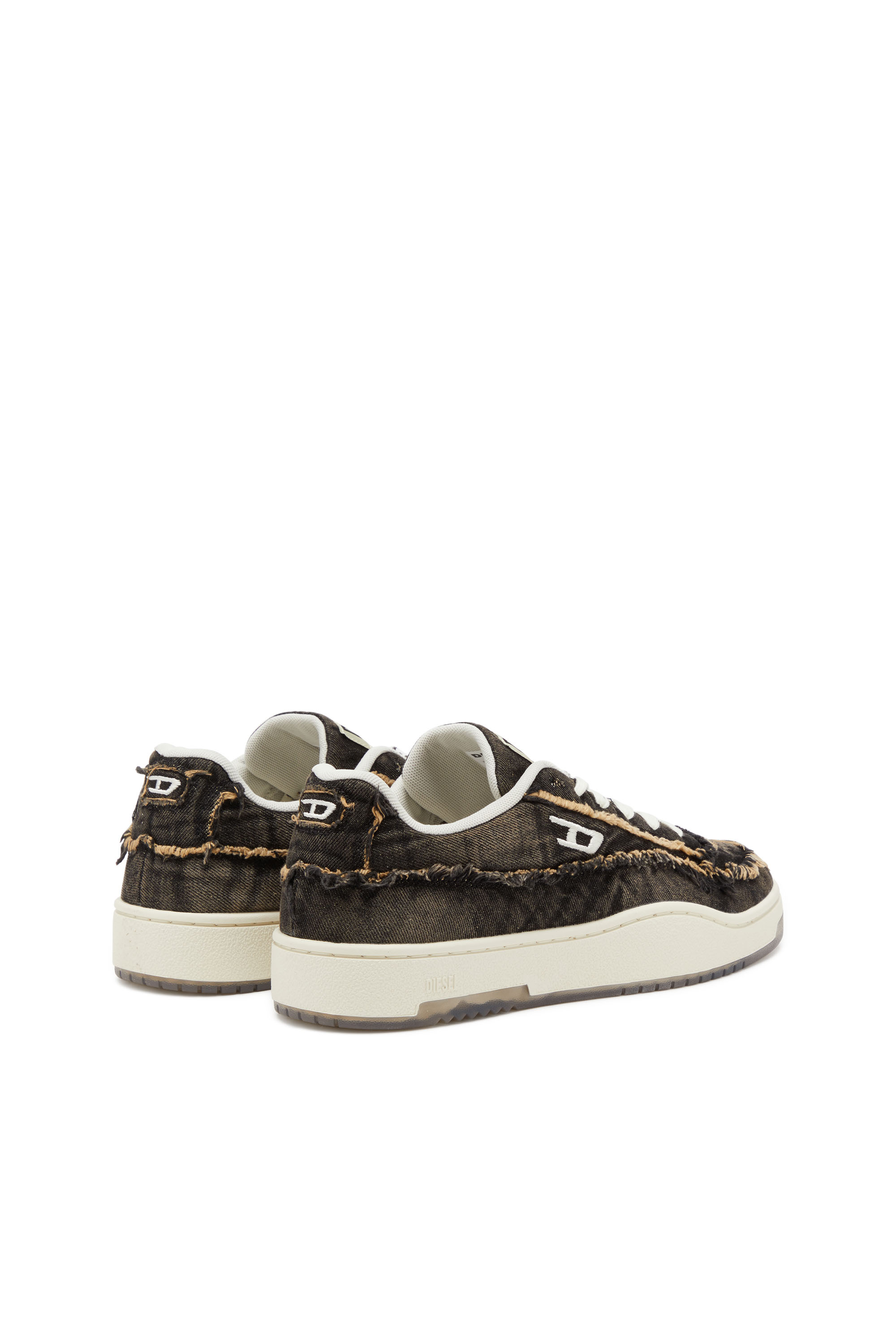 Diesel - S-TRACKER-D LOW, S-Tracker-D-Deportivas en denim deshilachado con suela transparente Hombre in Negro - 4
