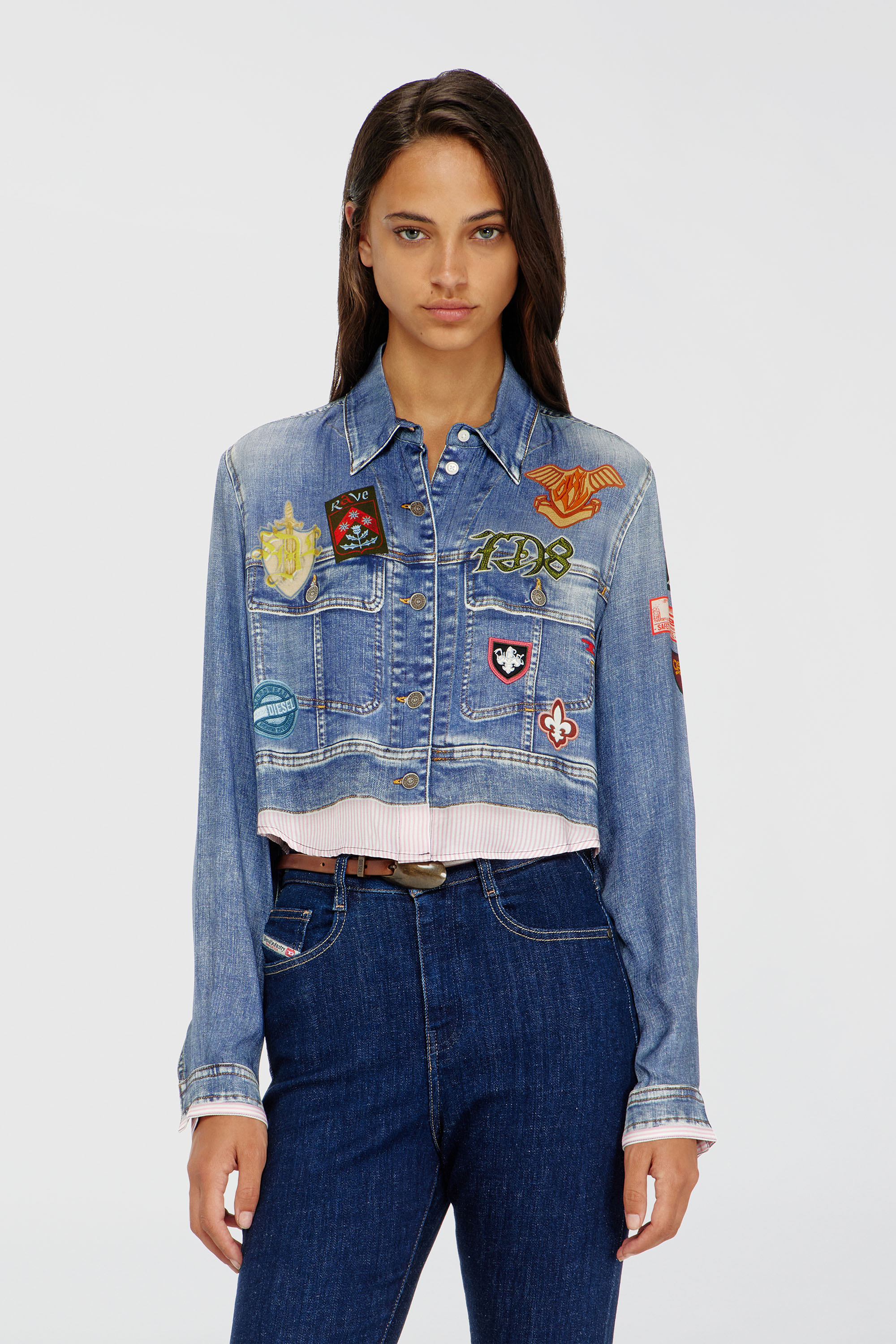 Diesel - C-LONE, Camisa cropped de sat&eacute;n con estampado denim trompe-l&rsquo;oeil Mujer in Azul marino - 1