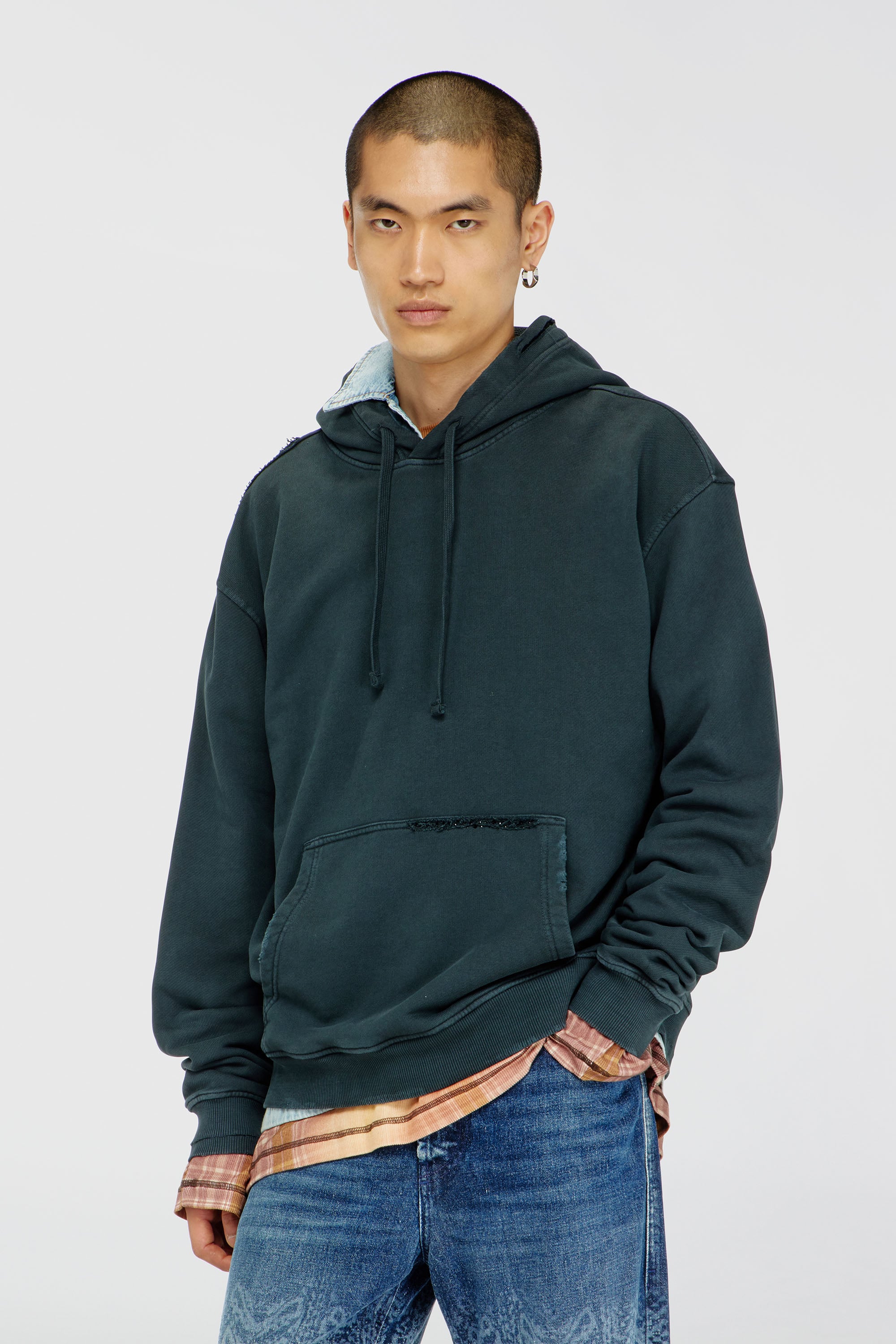 Diesel - S-NORM-HOOD-CRYSTALS, Sudadera con rotos y detalles de cristal Hombre in Verde - 1