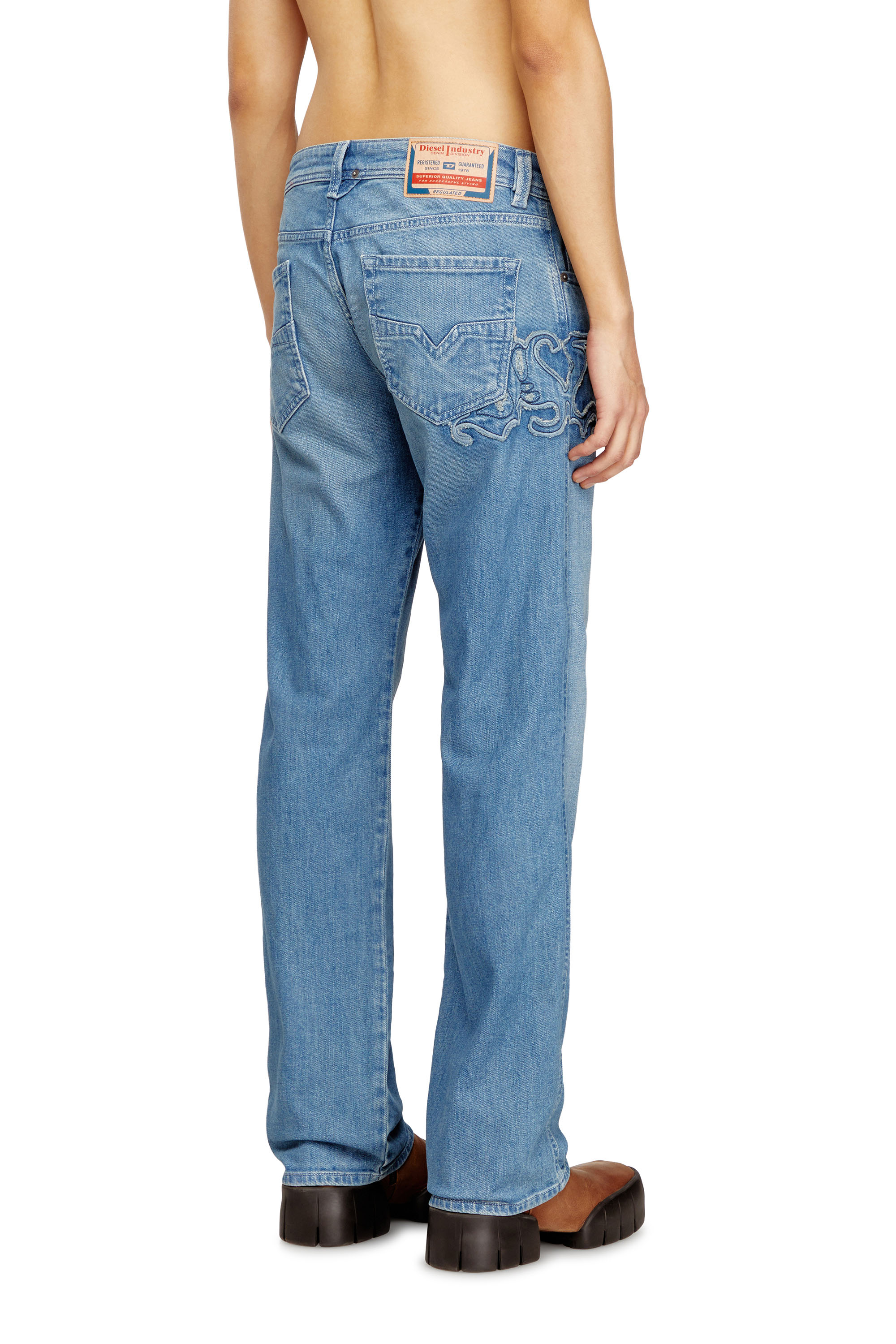 Diesel - Regular Jeans 1985 Larkee 09Q18 Hombre, Azul Claro - 4