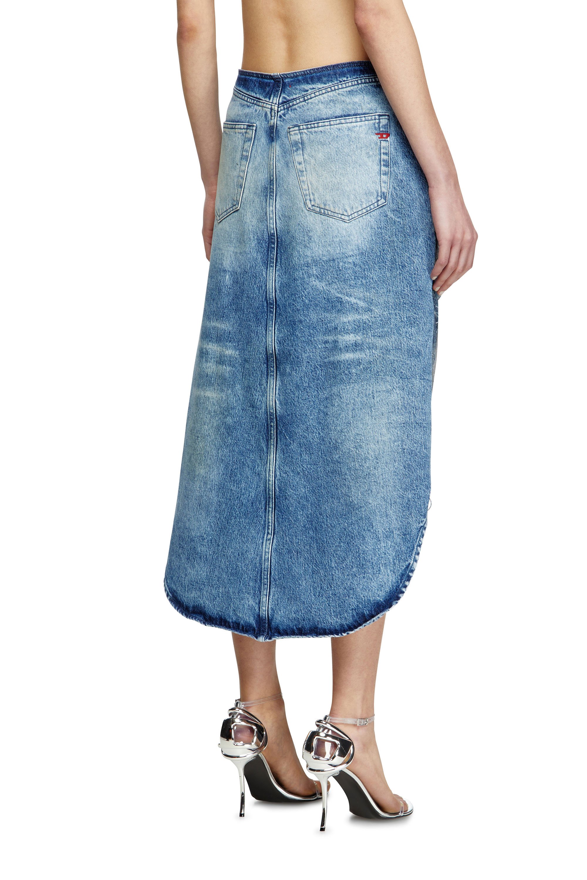 Diesel - DE-PLUMY-FSG, Falda midi en denim desgastado con flecos Mujer in Azul marino - 4