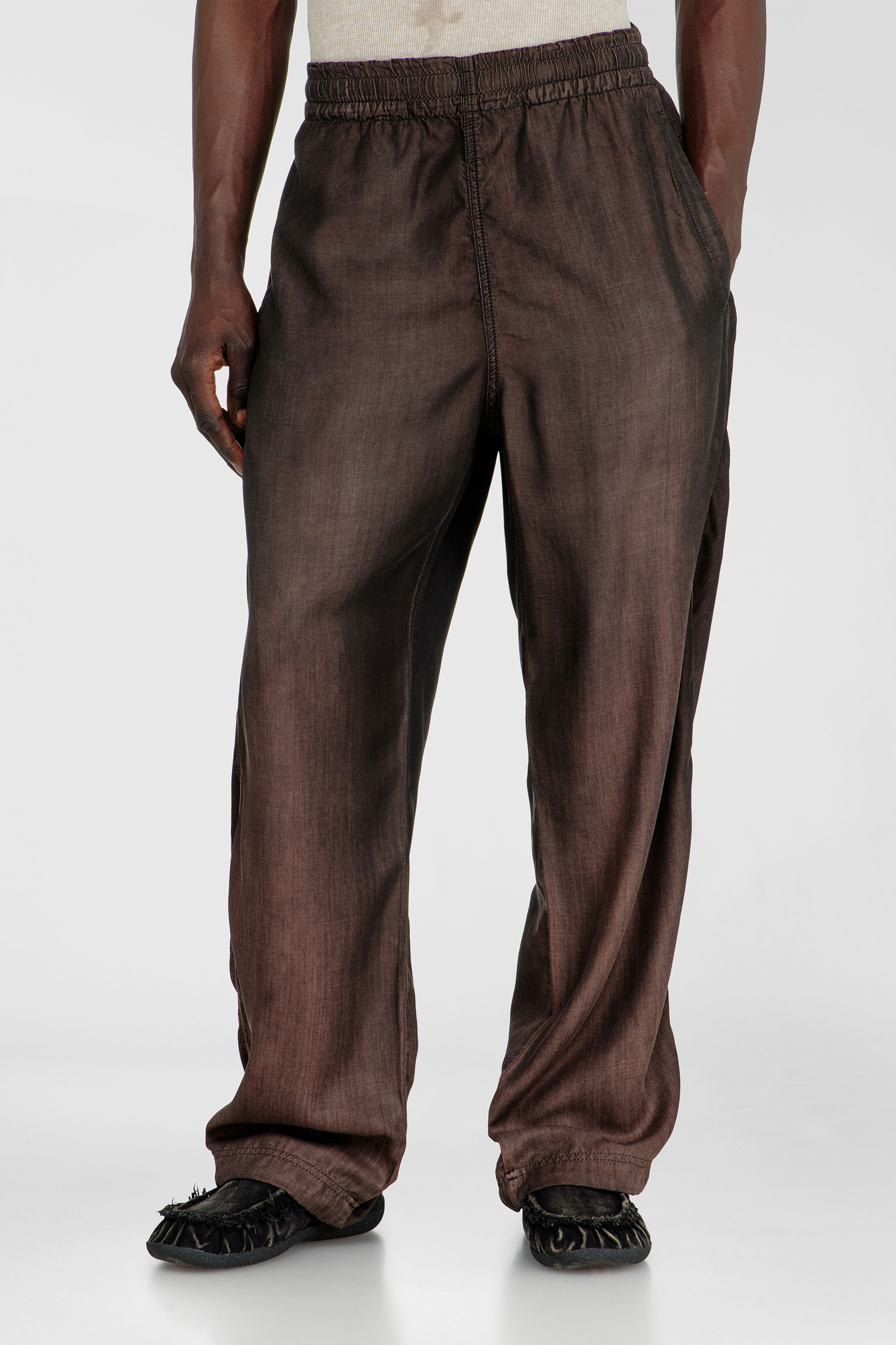 Diesel - Unisex's Relaxed Jeans D-Roder 068YF, Dark Brown - 2