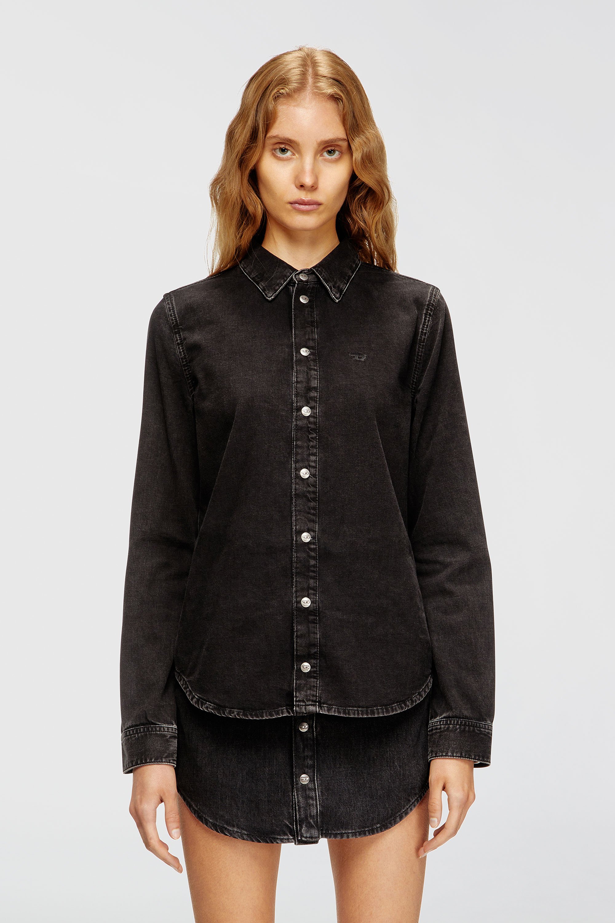 Diesel - DE-EAZY, Camisa de mezclilla con costuras contrastantes Mujer in Negro - 1