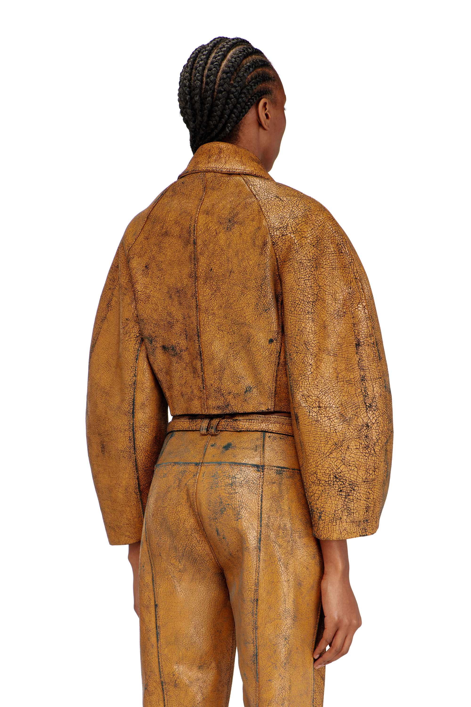 Diesel - L-RAYA, Chaqueta cocoon cropped de cuero craquelado Mujer in ToBeDefined - 4