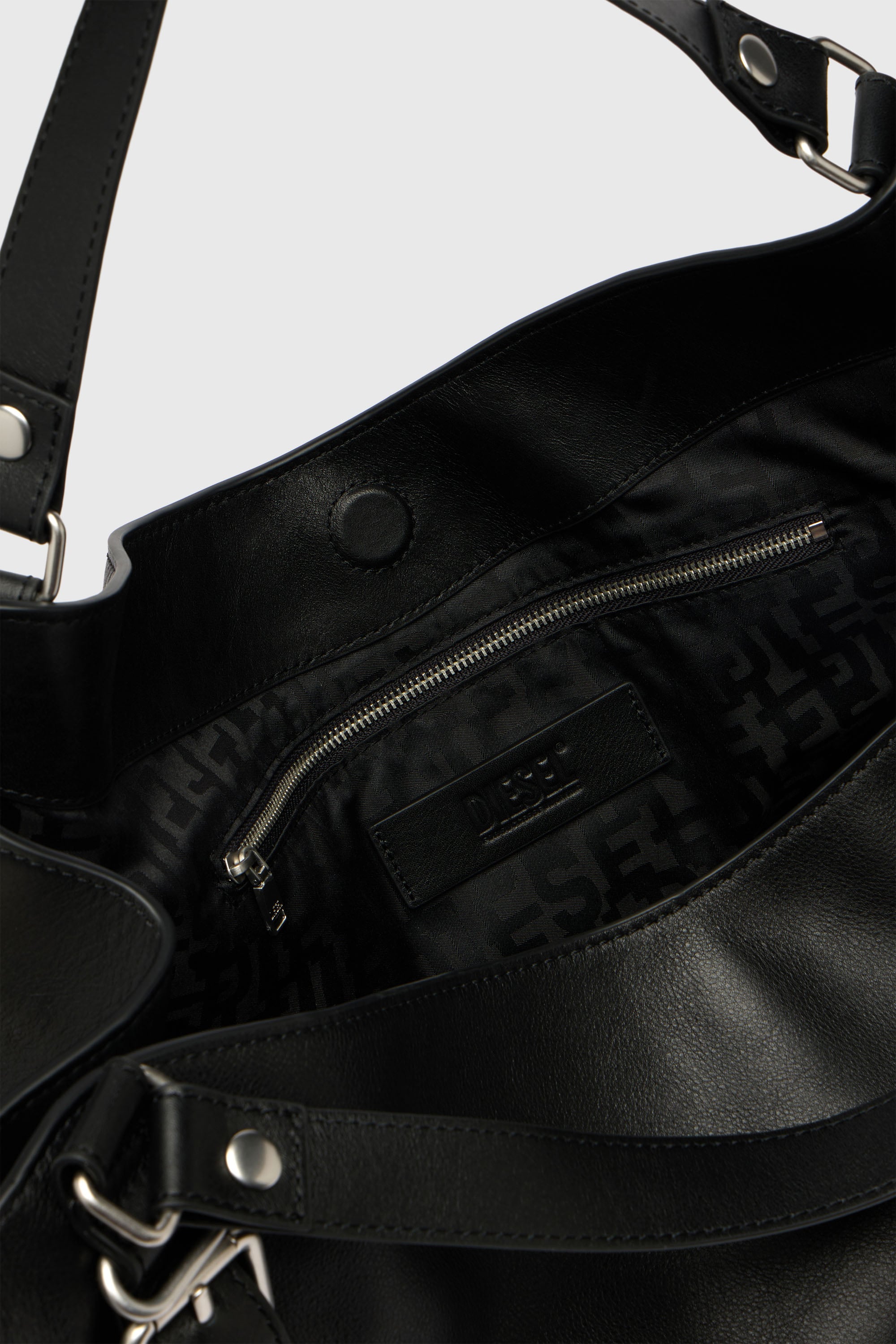 Diesel - D-ONE TOPHANDLE M, D-One-Bolso medium con asa superior de piel tratada Unisex in Negro - 6