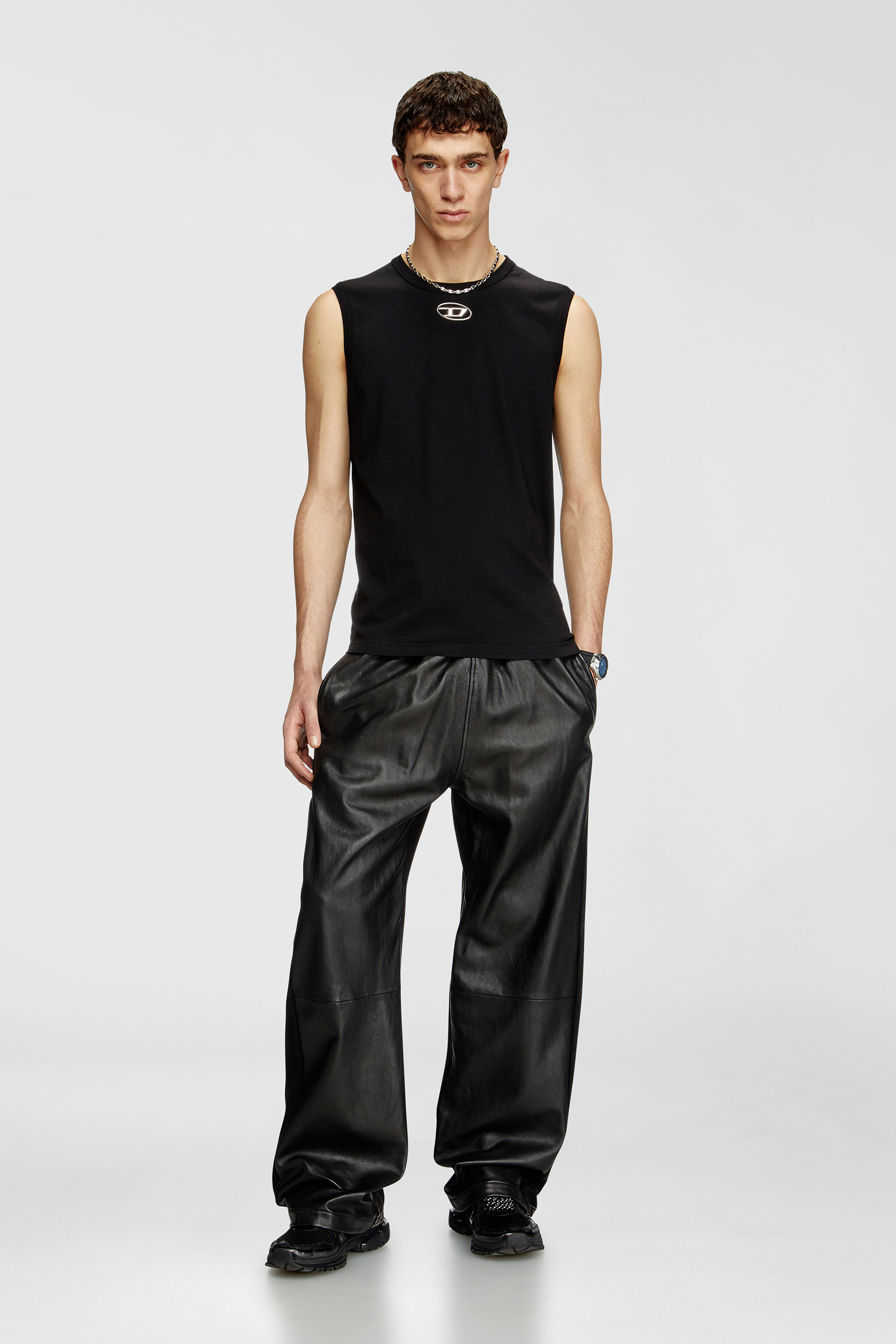 Diesel - T-BISCO-OD, Camiseta de tirantes con logotipo Oval D met&aacute;lico Hombre in Negro - 1