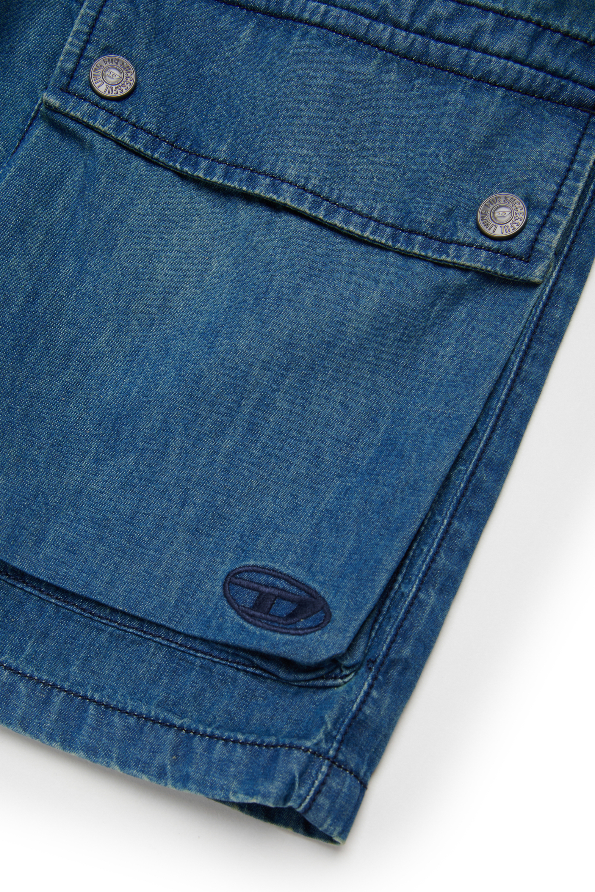 Diesel - PELTY, Pantalones cortos cargo de mezclilla con cintura el&aacute;stica Mujer in Azul marino - 4