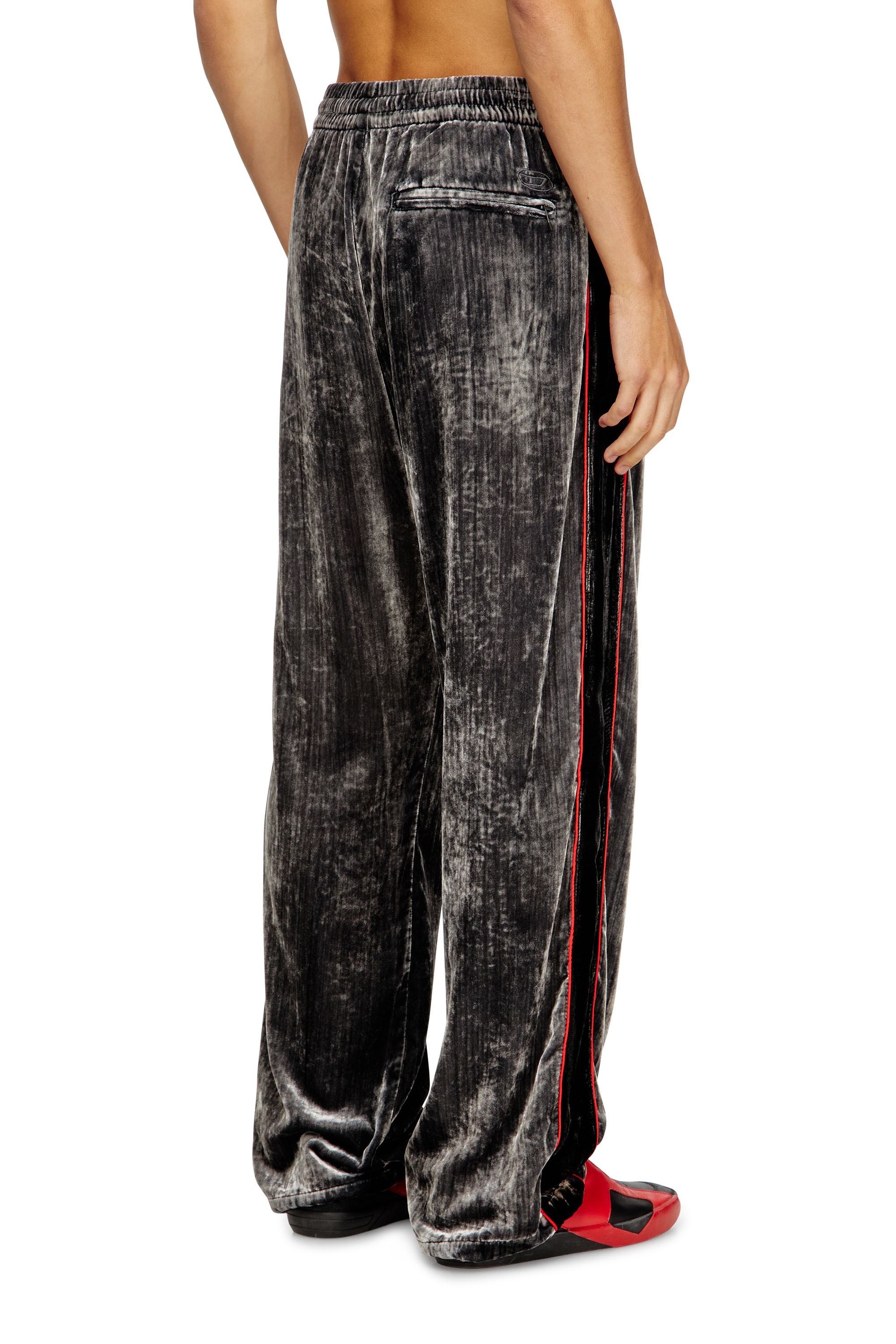 Diesel - P-HAY, Pantalones deportivos de terciopelo tratado Hombre in Gris - 4