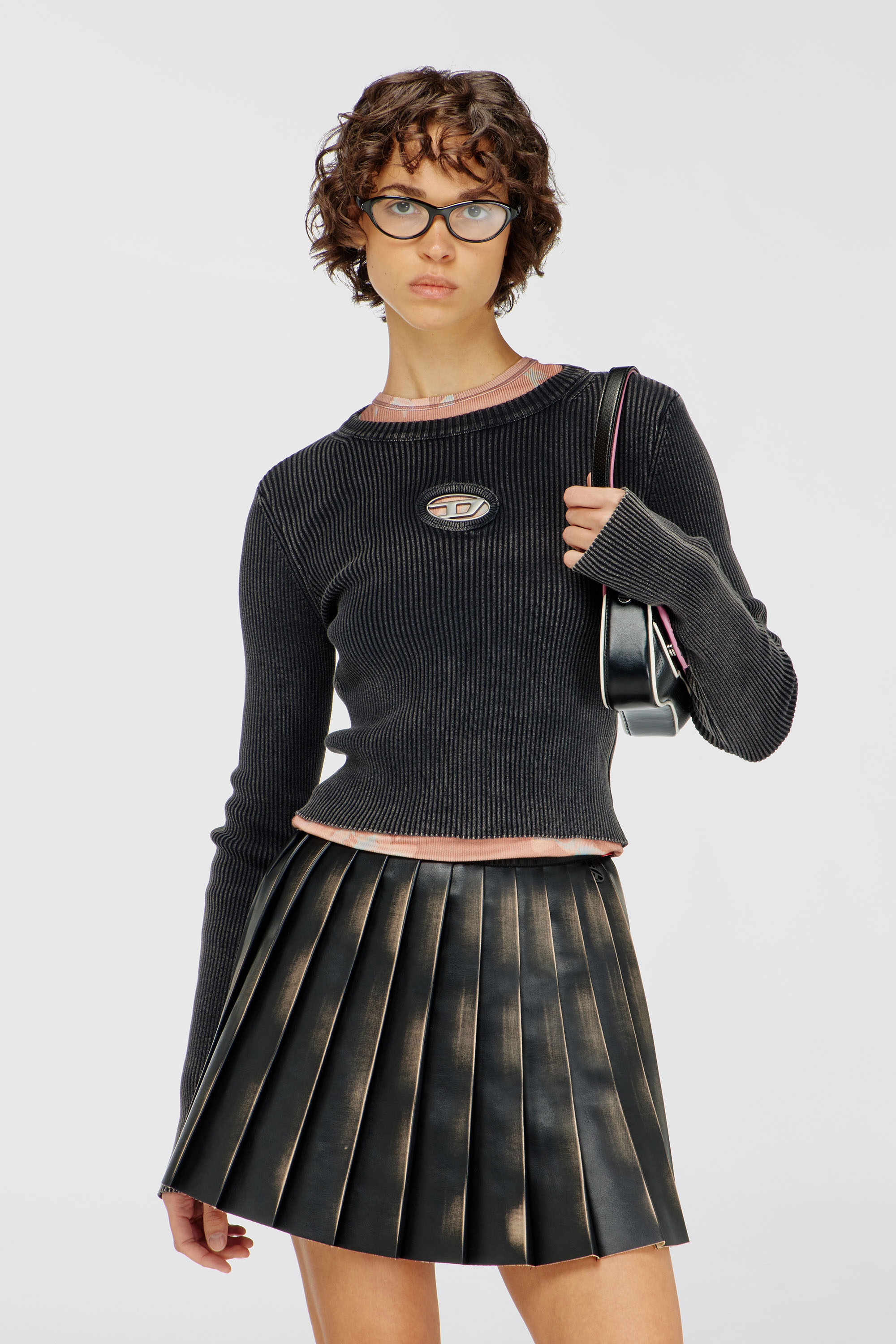 Diesel - M-ANCHOR-A, Jersey corto con logotipo recortado Mujer in Negro - 3