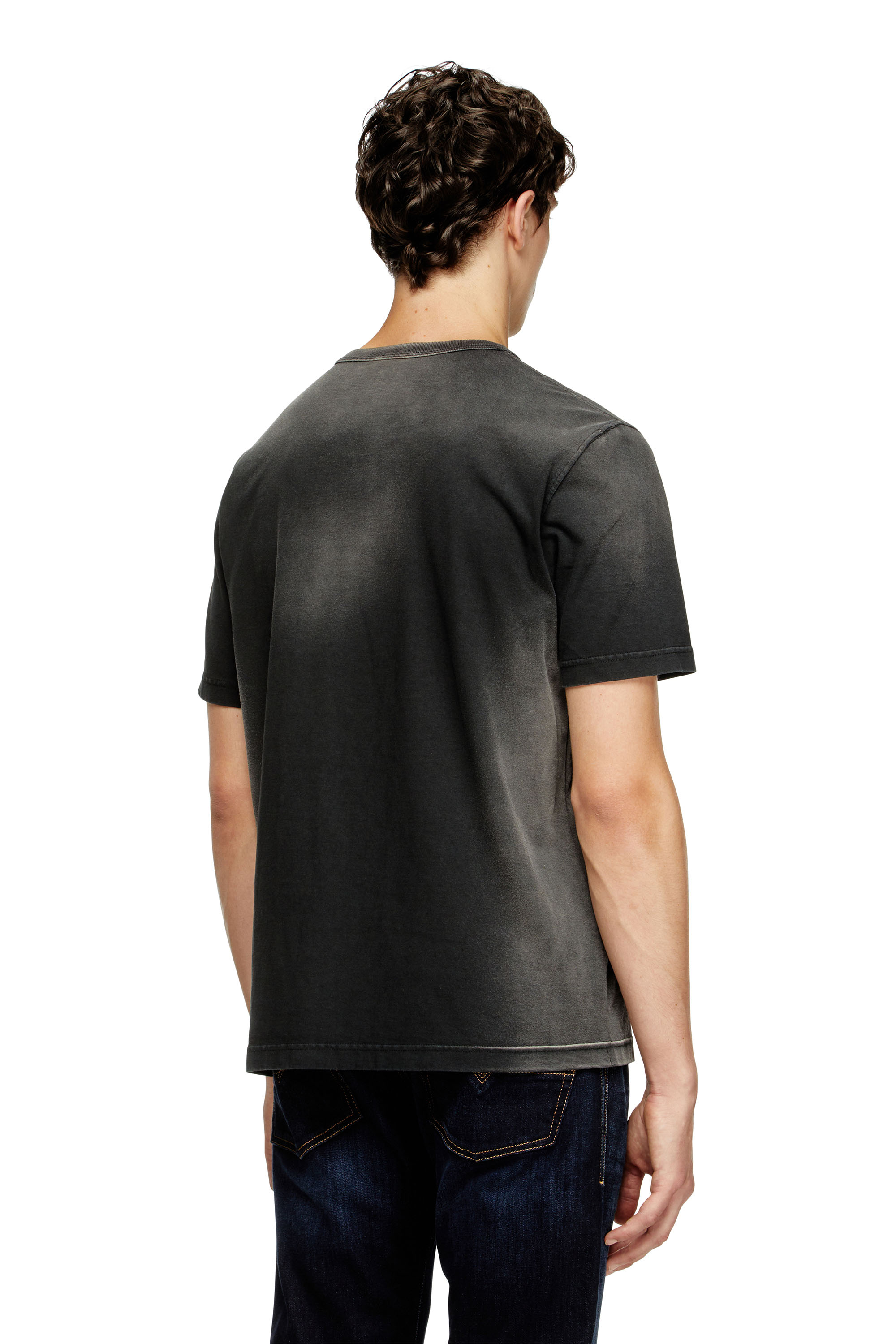 Diesel - T-ADJUST-Q8, Camiseta desteñida con logotipo Oval D recortado Hombre in Negro - 4