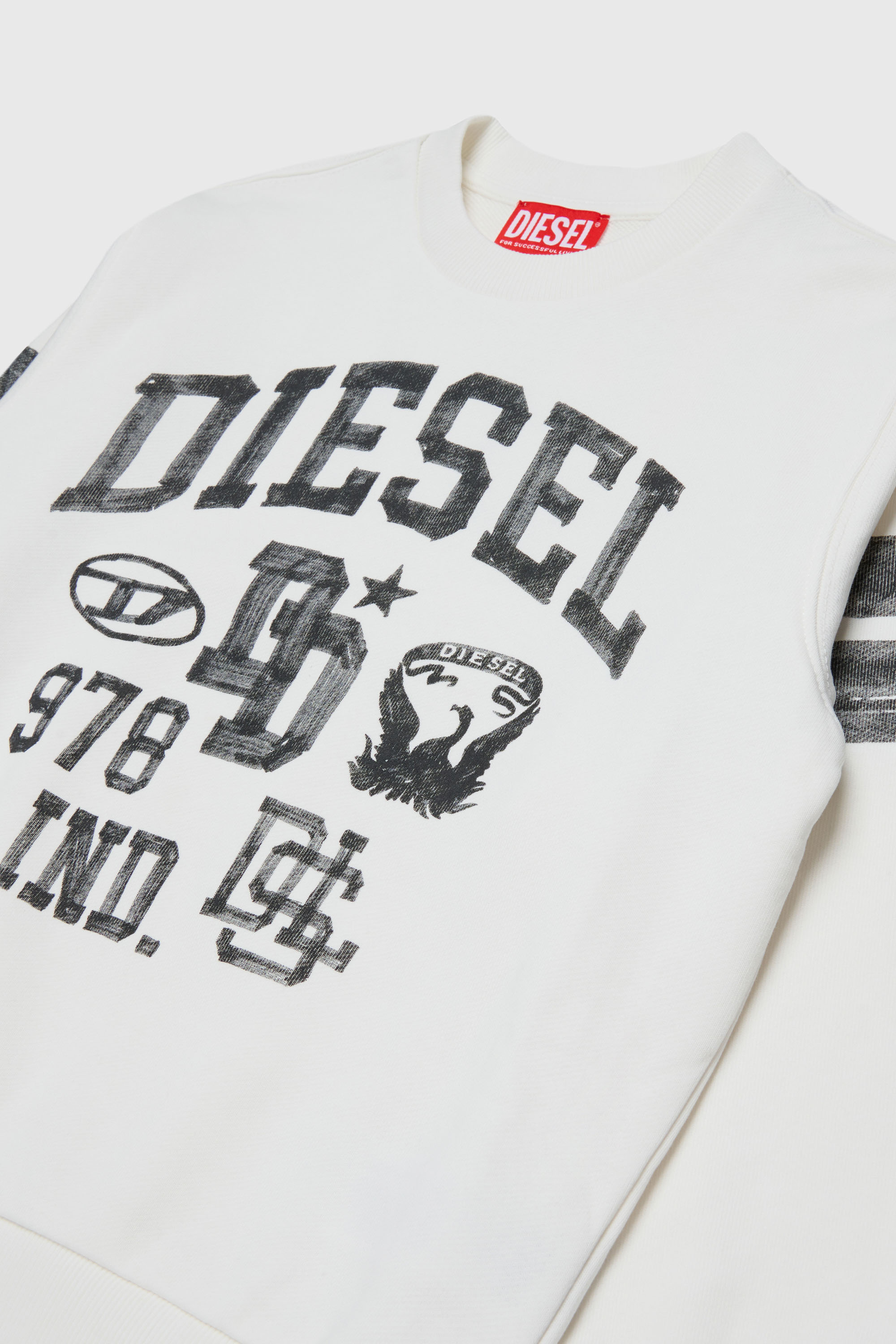 Diesel - SBAND OVER, Sudadera con estampados de logo estilo universitario Hombre in Blanco - 3