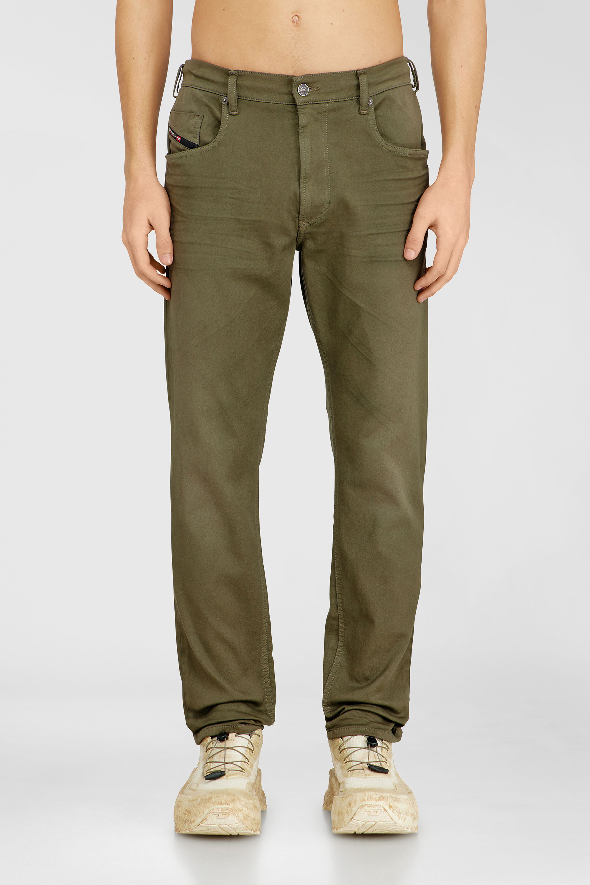 Diesel - Regular 2032 D-Krooley-BW Joggjeans&reg; 0670M Hombre, Verde Militar - 1