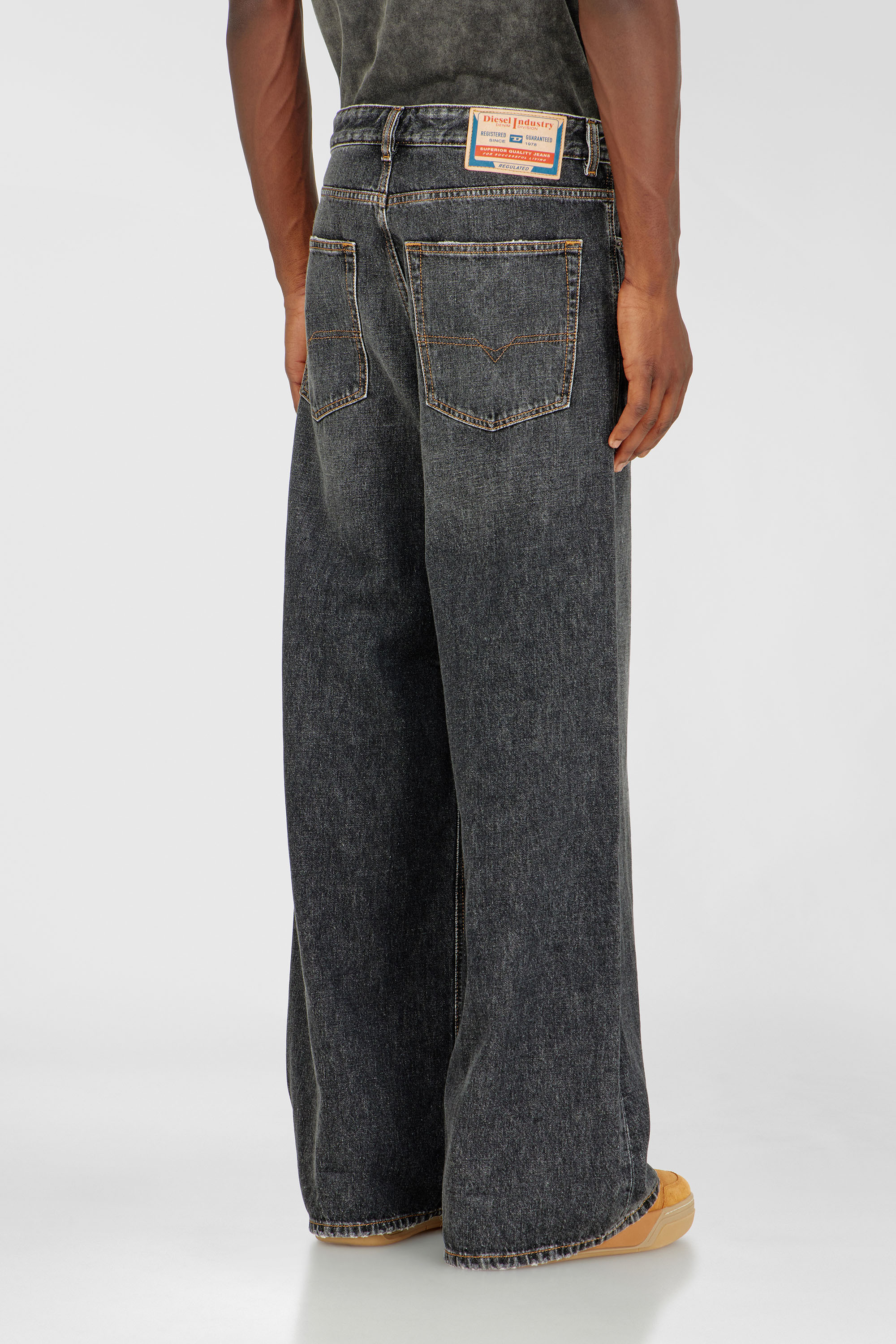 Diesel - Relaxed Jeans D-Rise 007DN Hombre, Negro/Gris oscuro - 5