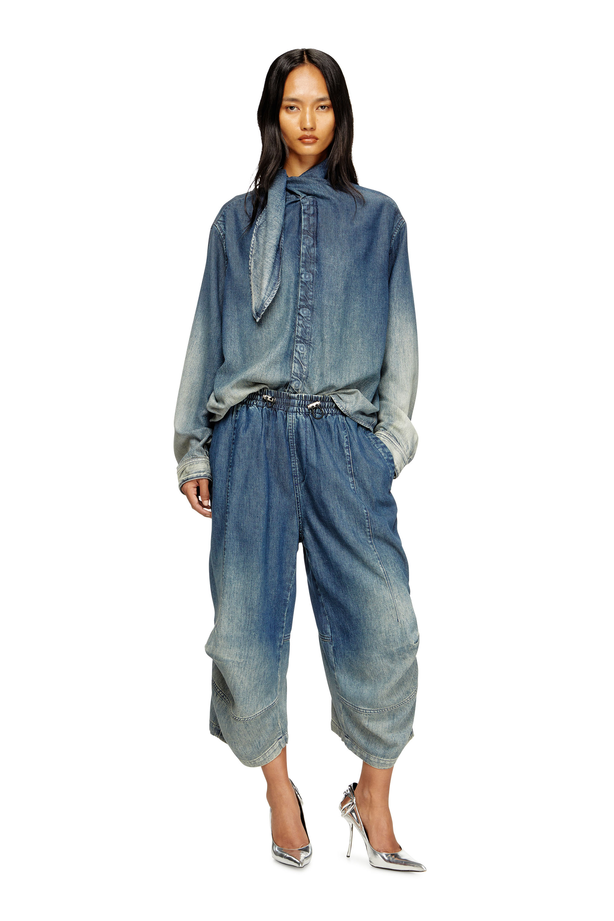 Diesel - D-PARI-SHORT-S, Pantalones cortos ergonómicos de denim sombreado Unisex in Azul marino - 4