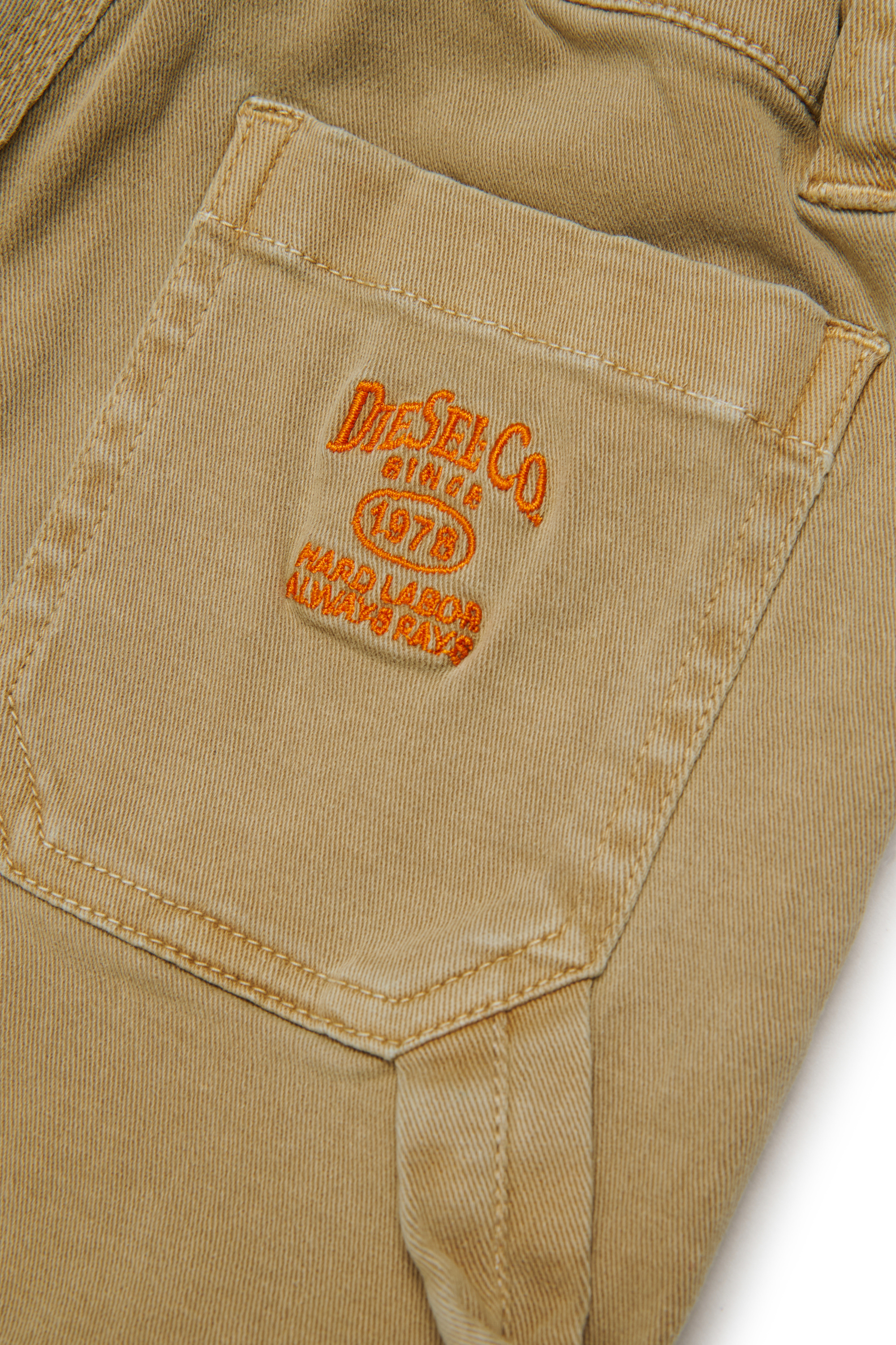 Diesel - PELINIB, Pantal&oacute;n estilo workwear en algod&oacute;n stretch Hombre in Marr&oacute;n - 4
