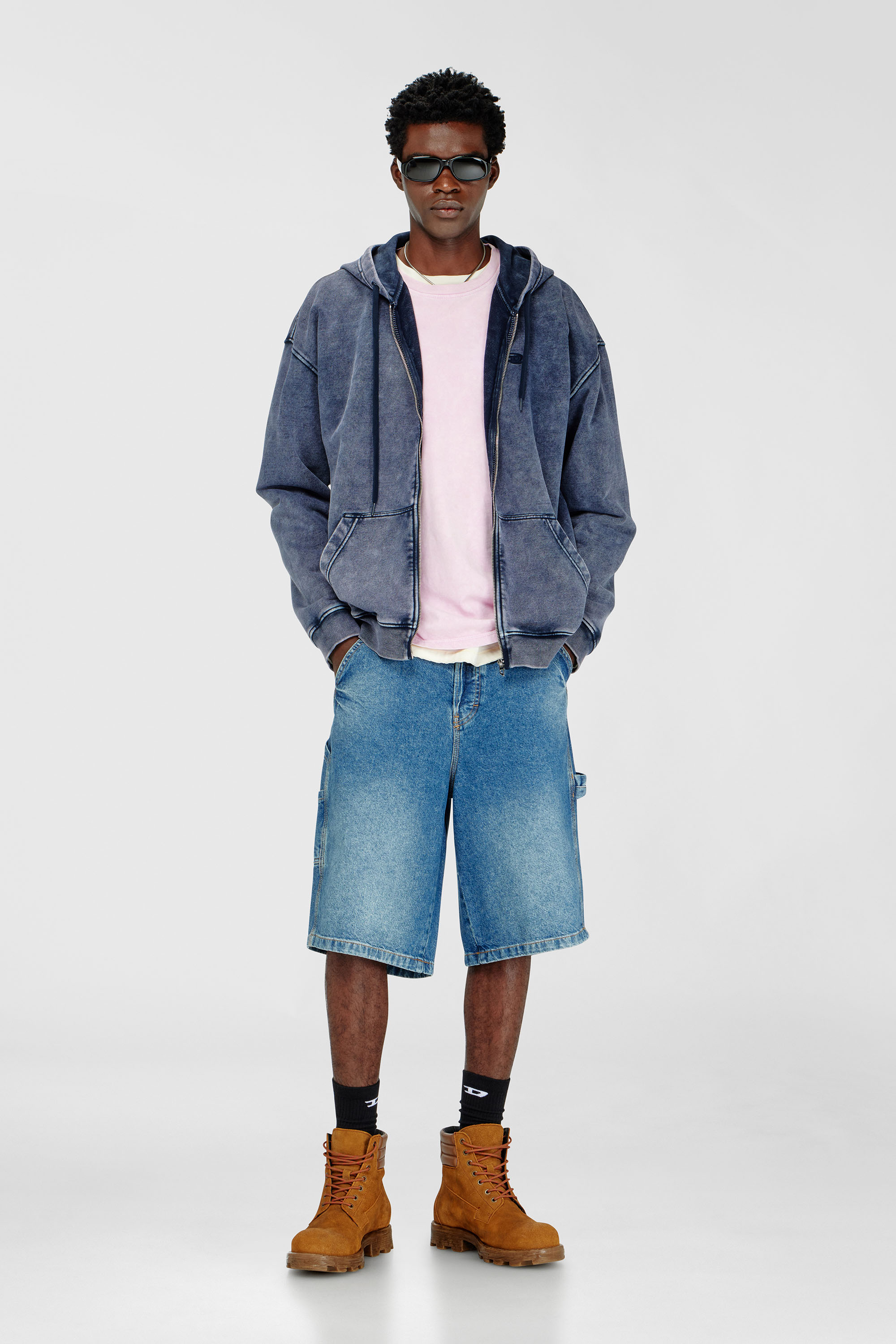 Diesel - D-LIVERY-W-SHORT, Pantalones cortos vaqueros de estilo utilitario Hombre in Azul marino - 1