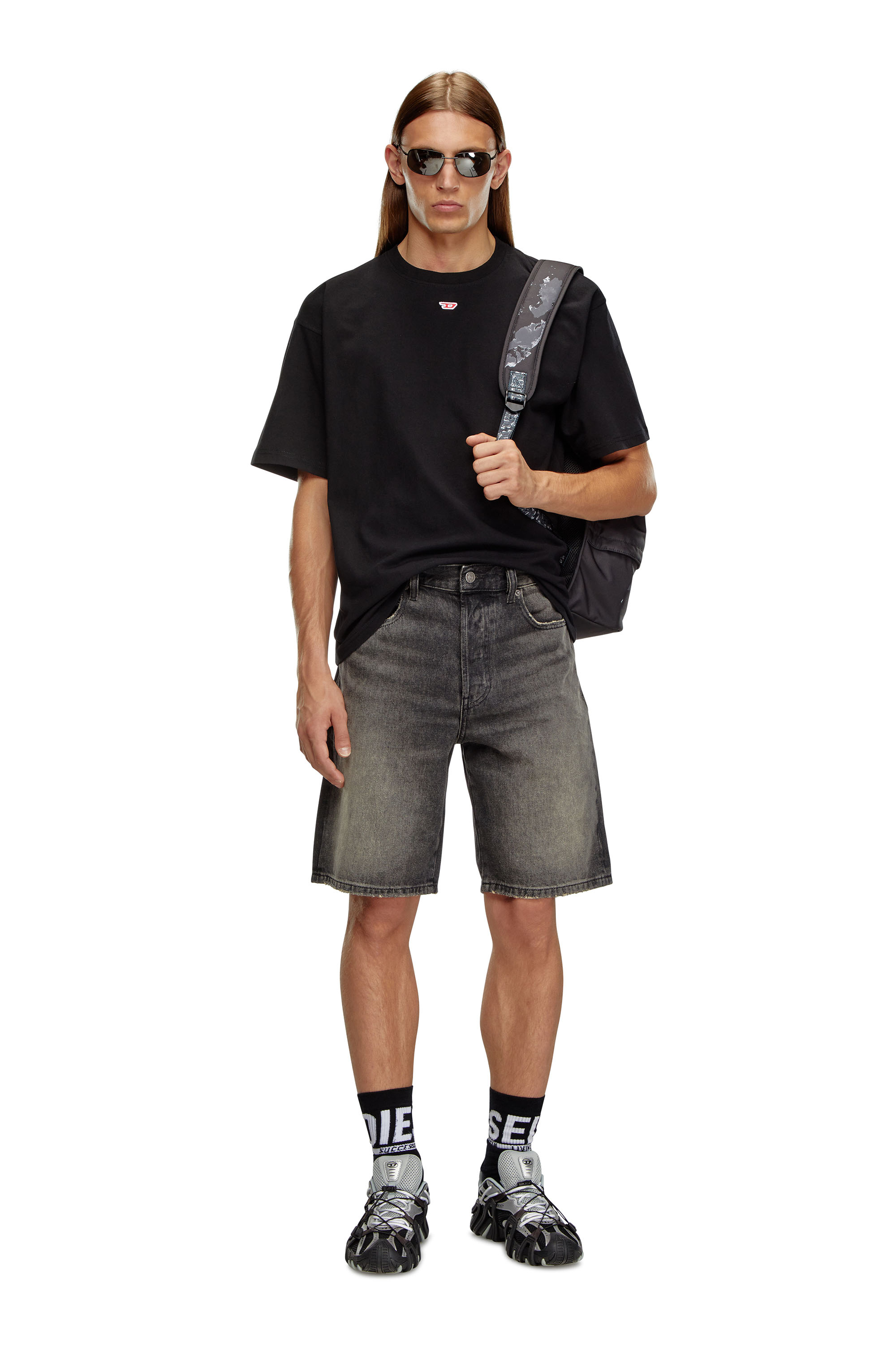 Diesel - REGULAR-SHORT, Hombre Pantalones cortos en denim in Negro - Image 2