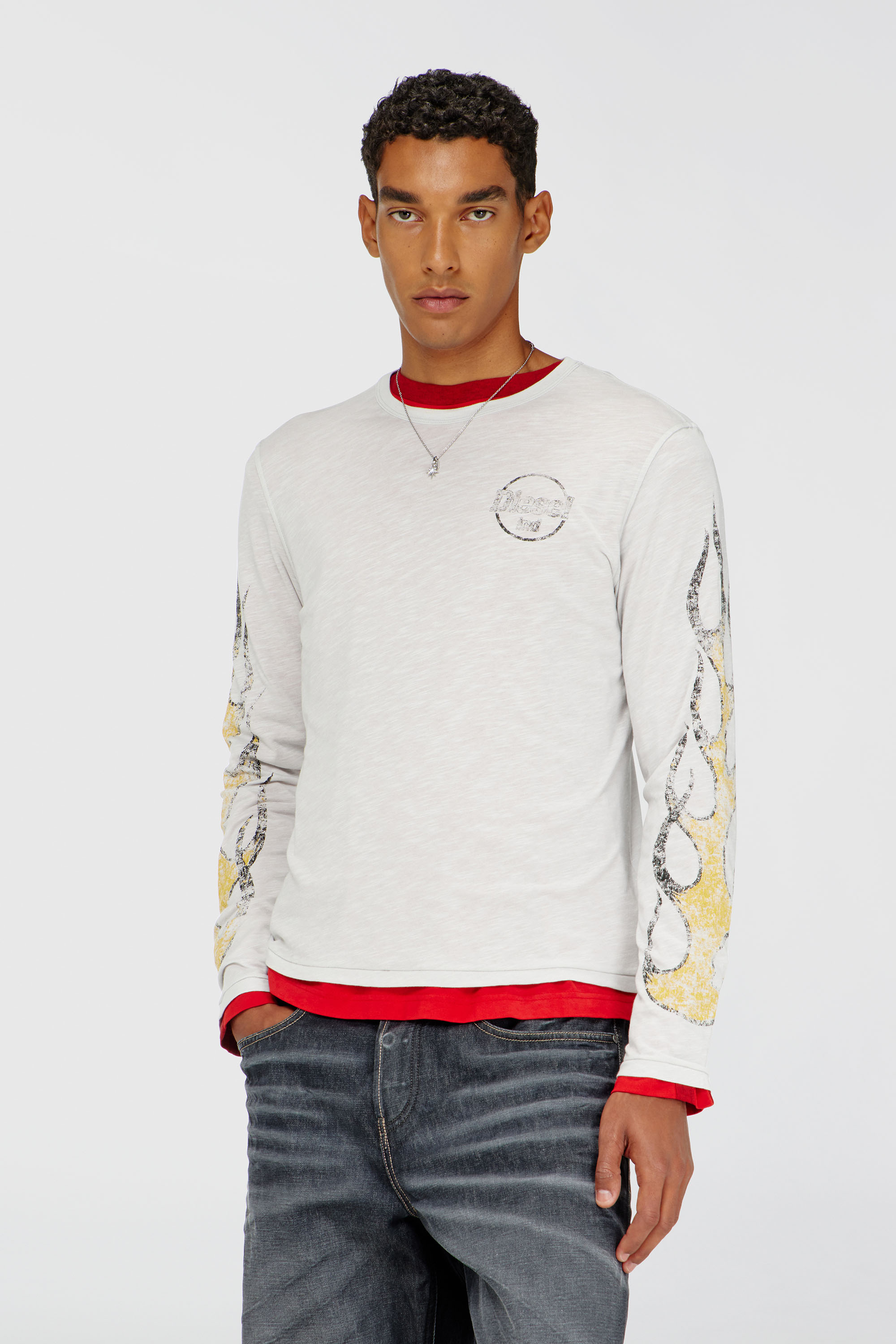 Diesel - T-NOTS-LS, Camiseta de manga larga de jersey flameado con estampado craquelado Hombre in Blanco - 1