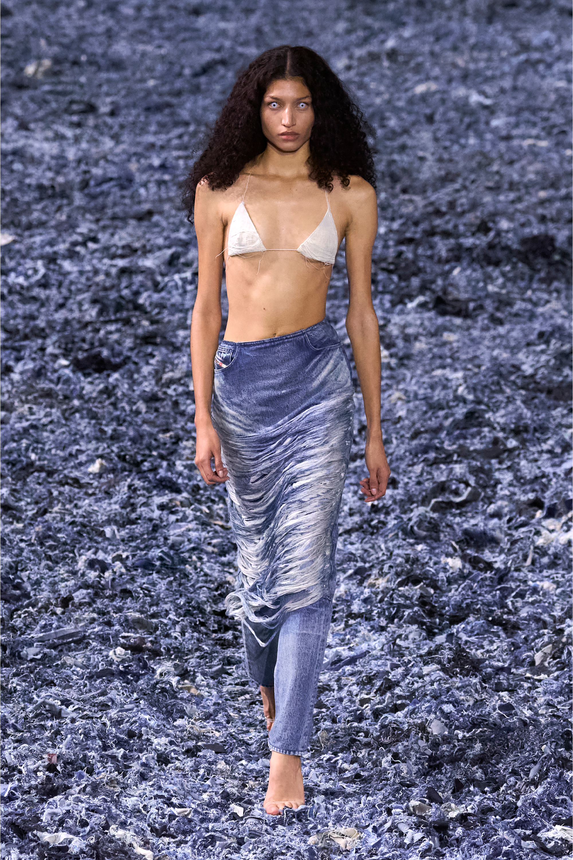 Diesel - DE-BIKINY-FSG, Top triangular en denim jacquard con hilos flotantes Mujer in Blanco - 4