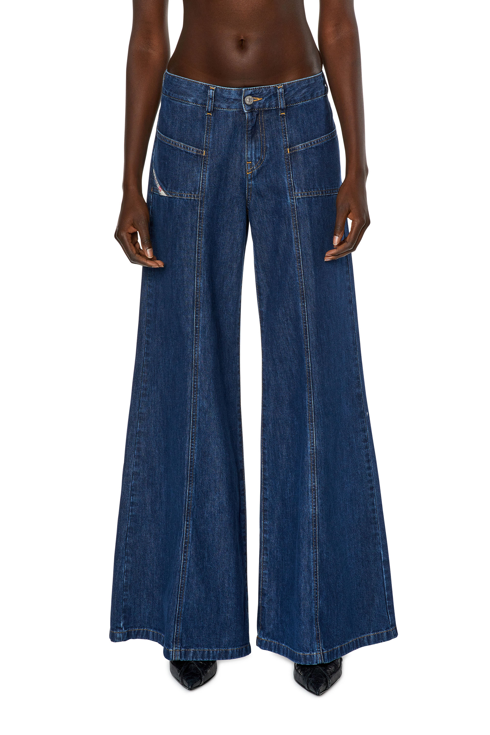 Diesel - Bootcut and Flare Jeans D-Aki 09H99, Azul Oscuro - Image 2