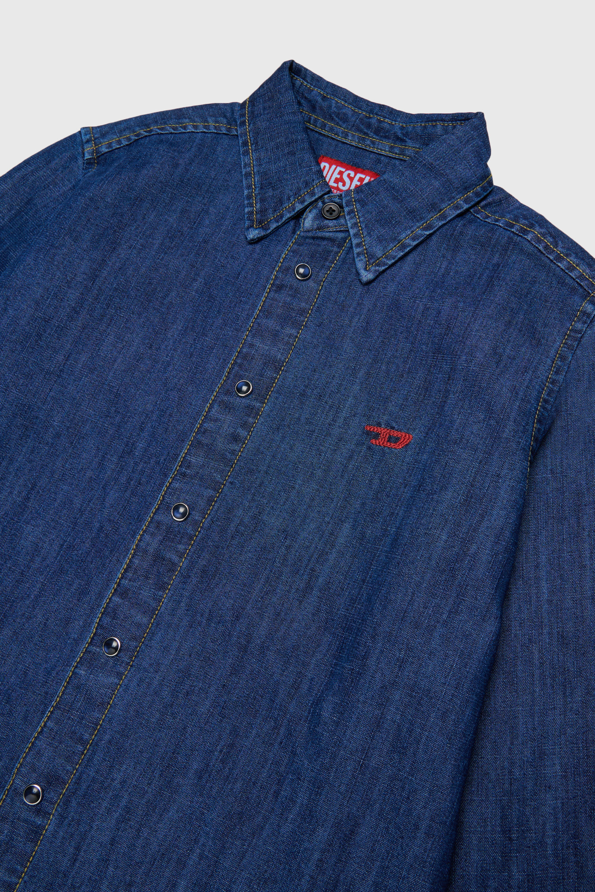 Diesel - CSIMPLY-OVER, Camisa vaquera con bordado de la D Hombre in Azul marino - 3