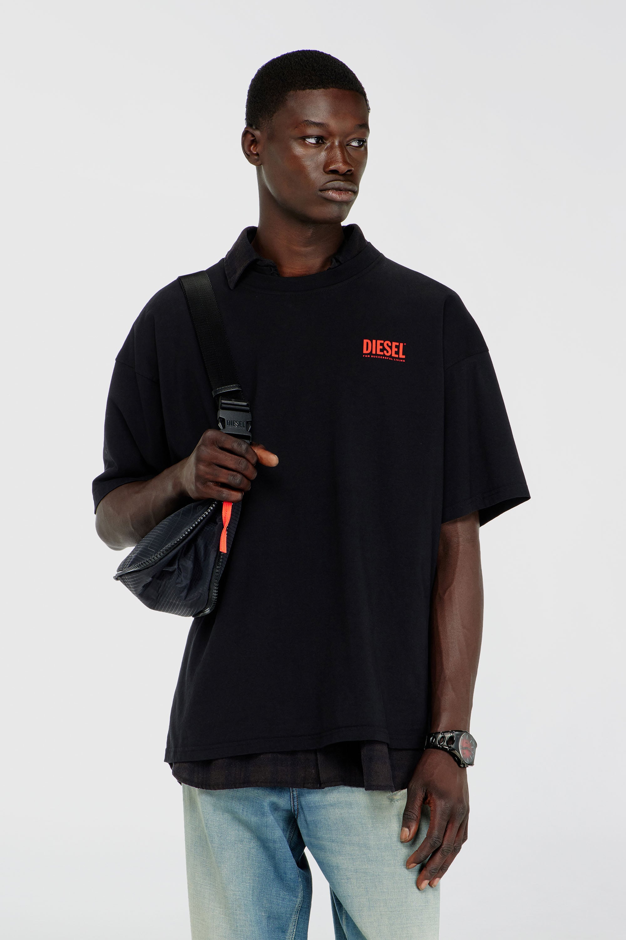 Diesel - T-BOXT-BISK, Camiseta de algod&oacute;n con estampado Diesel Biscotto Hombre in Negro - 1