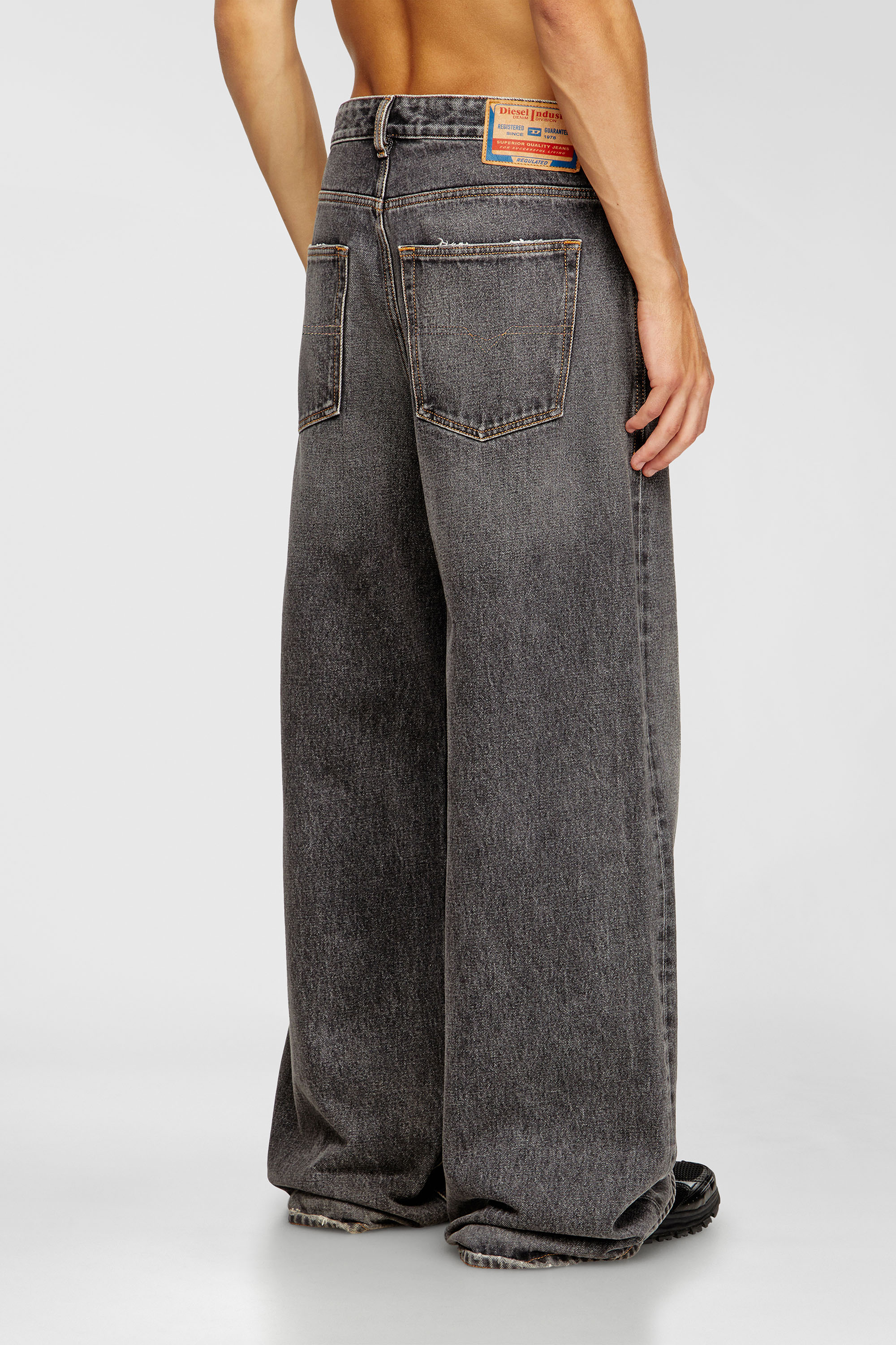 Diesel - Relaxed Jeans D-Rise 007F6 Hombre, Negro/Gris oscuro - 3
