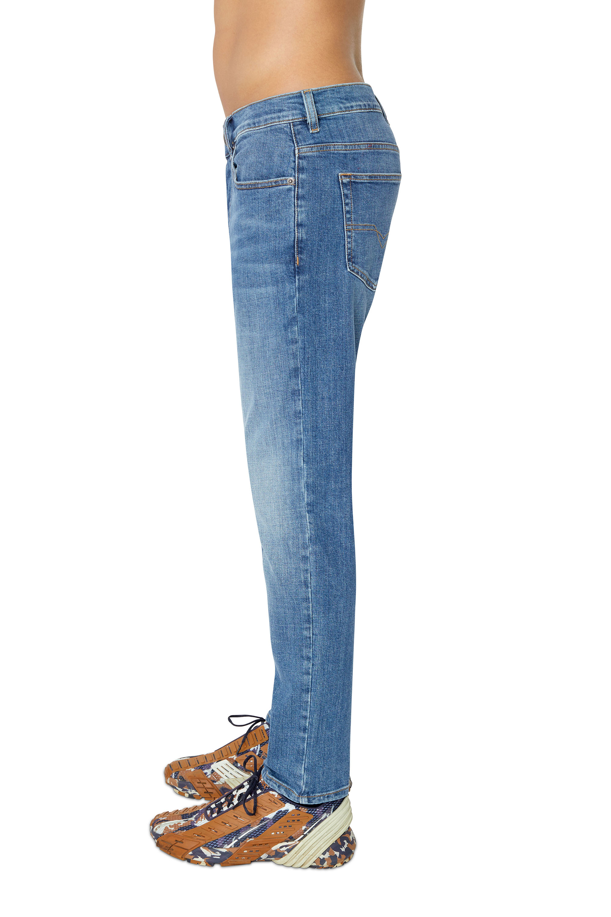 Diesel - D-Luster 0IHAT Slim Jeans, Azul medio - Image 4
